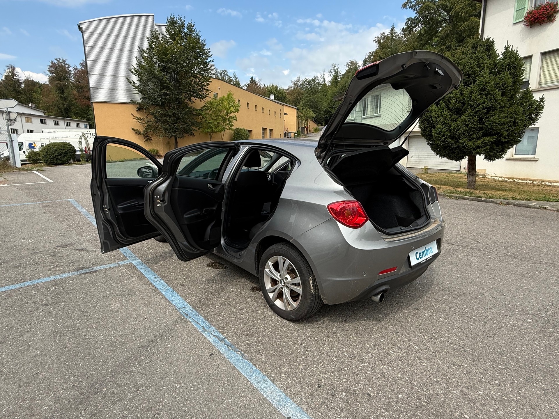ALFA ROMEO Giulietta 1.6 JTDM Veloce-image-16