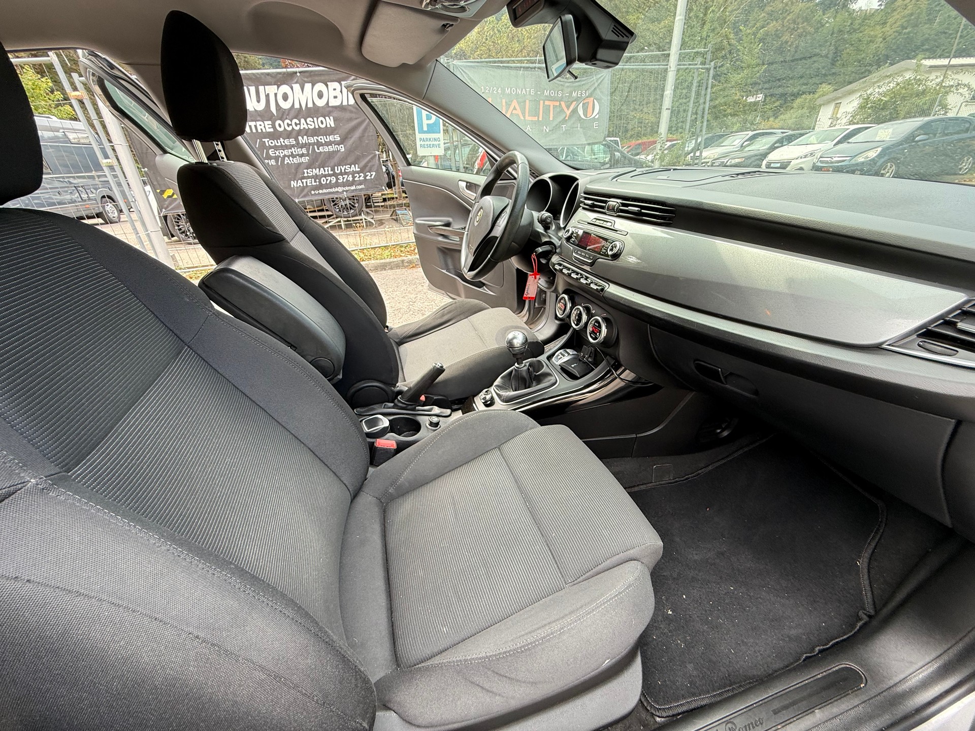 ALFA ROMEO Giulietta 1.6 JTDM Veloce-image-12