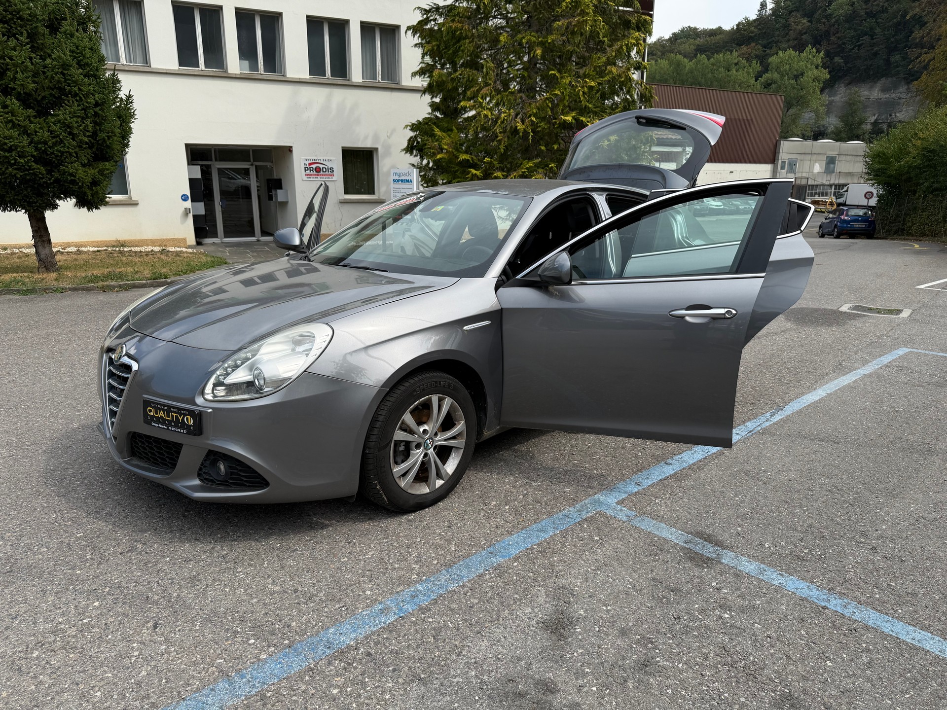 ALFA ROMEO Giulietta 1.6 JTDM Veloce-image-14