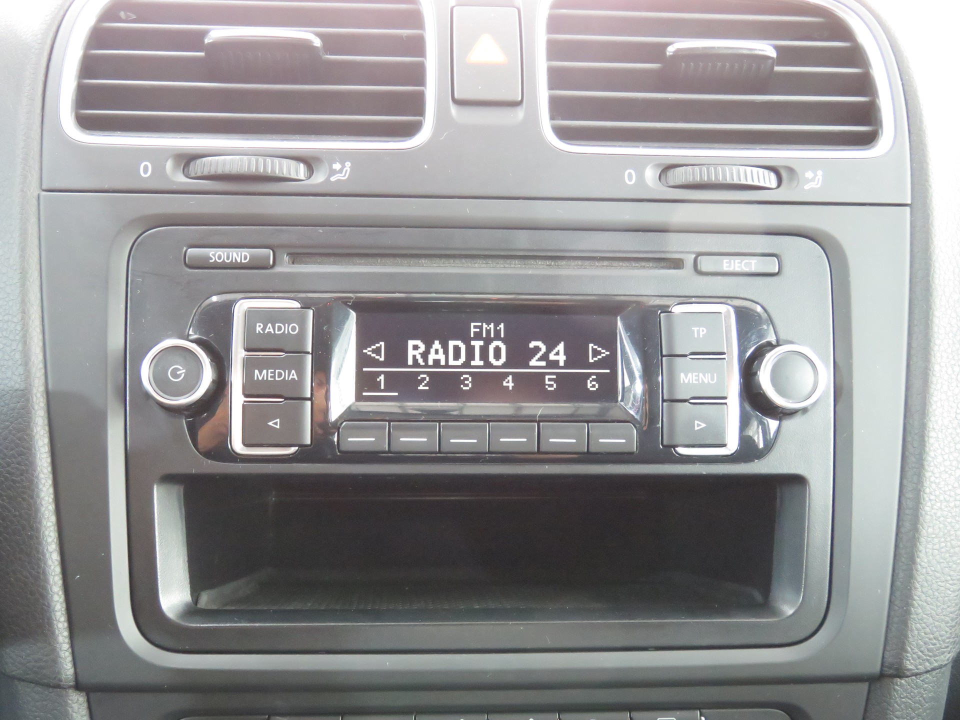 VW Golf 1.4 TSI Trendline-image-16