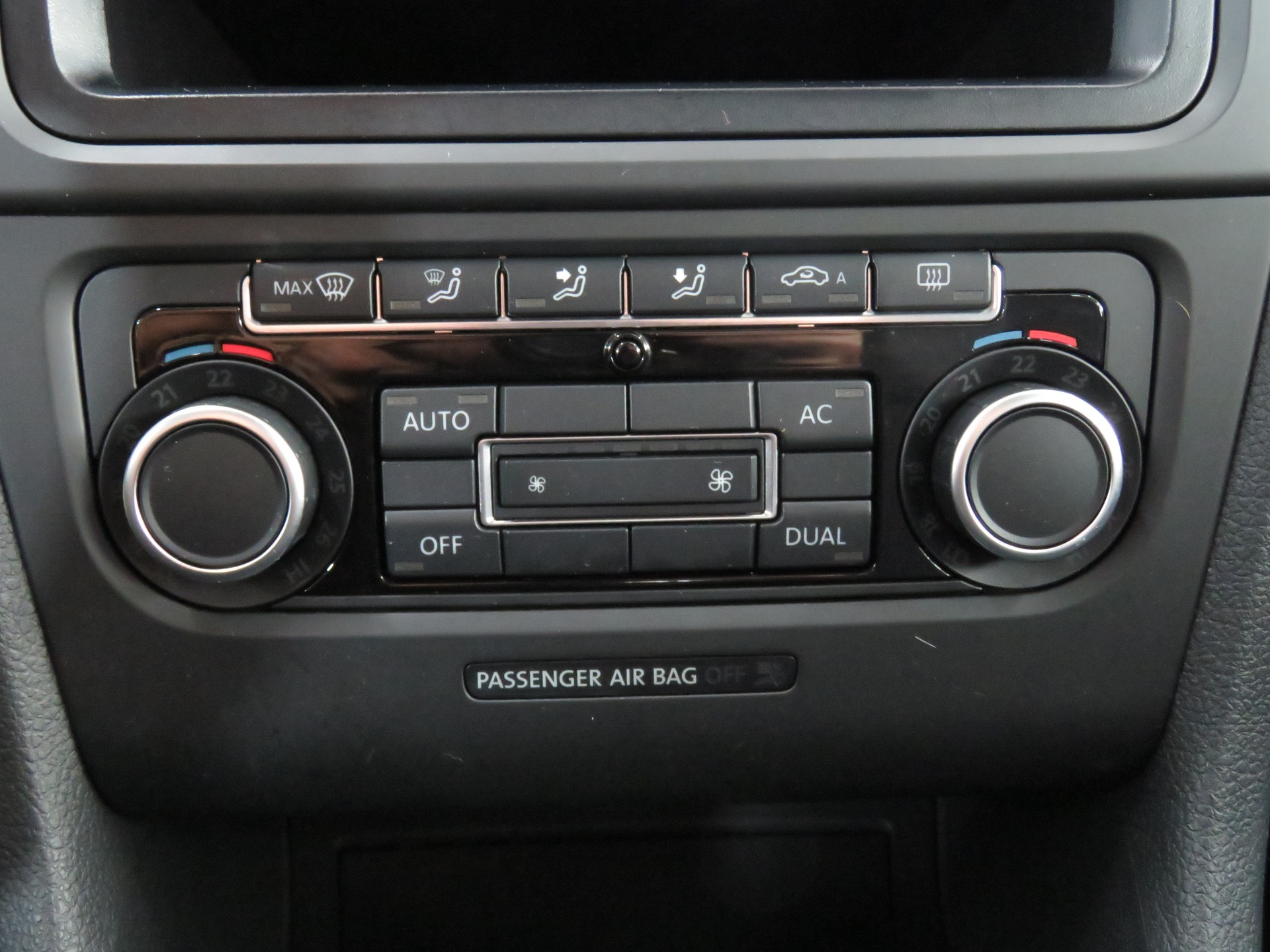 VW Golf 1.4 TSI Trendline-image-17