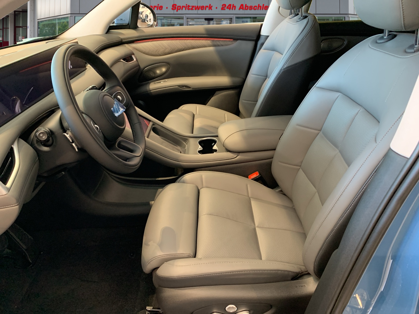 MG IM6 100 kWh Performance 21 4WD-image-7