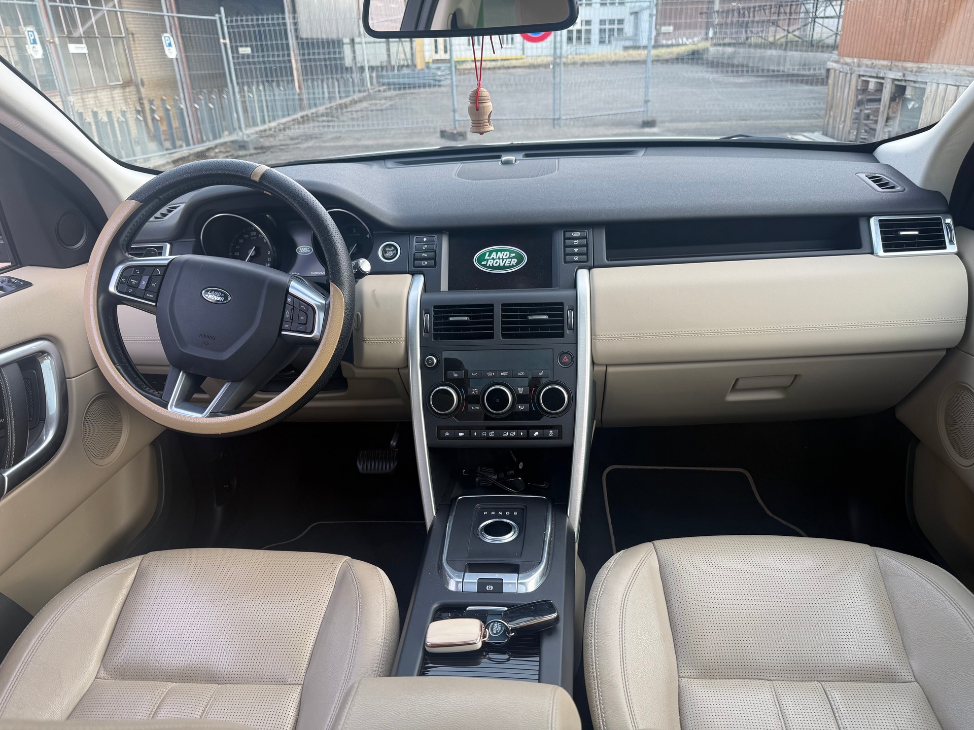 LAND ROVER Discovery Sport 2.0 TD4 Pure AT9-image-10