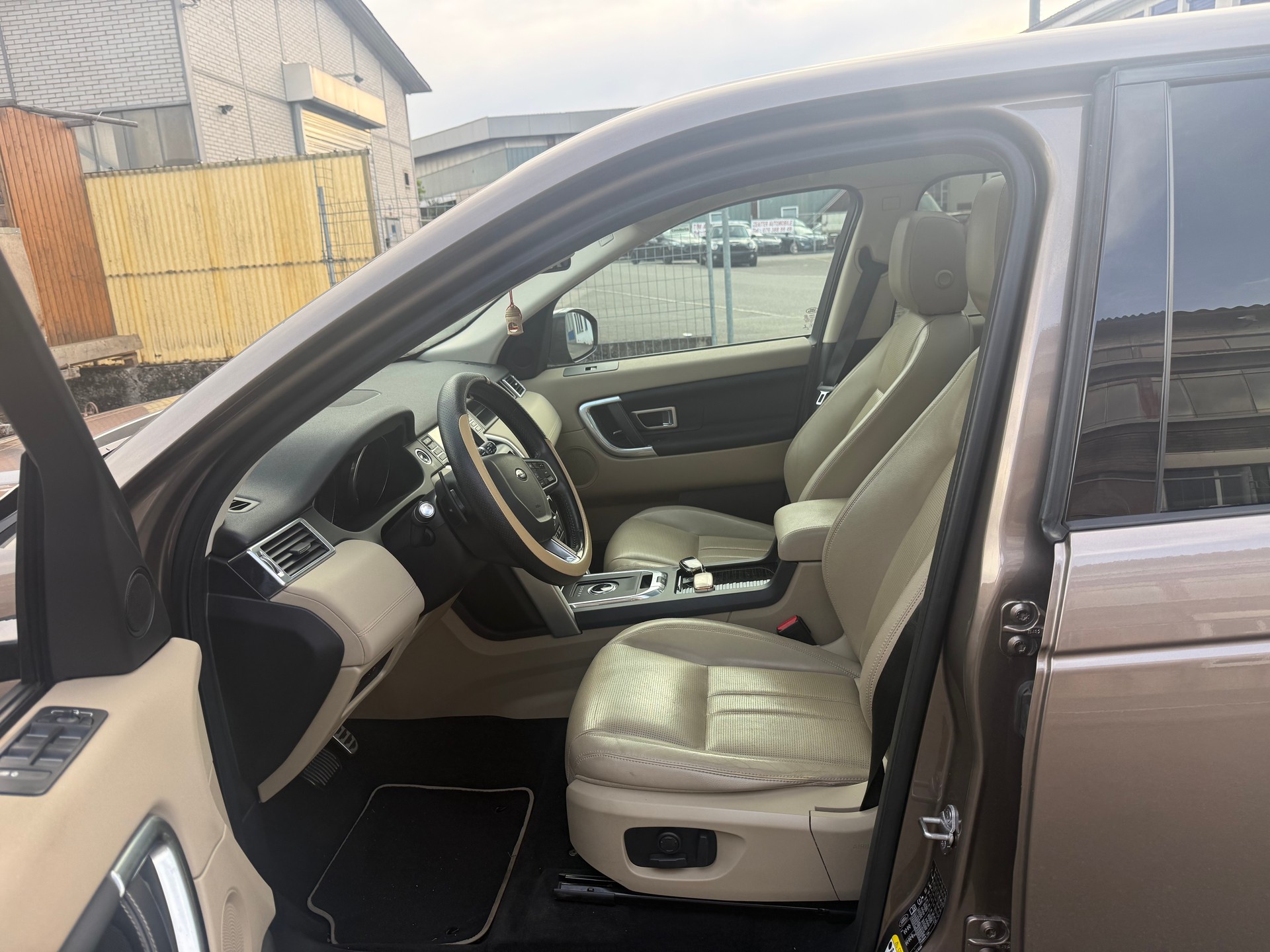 LAND ROVER Discovery Sport 2.0 TD4 Pure AT9-image-7