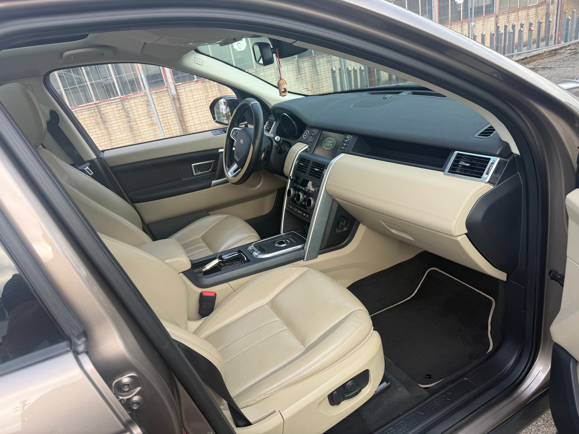 LAND ROVER Discovery Sport 2.0 TD4 Pure AT9-image-12