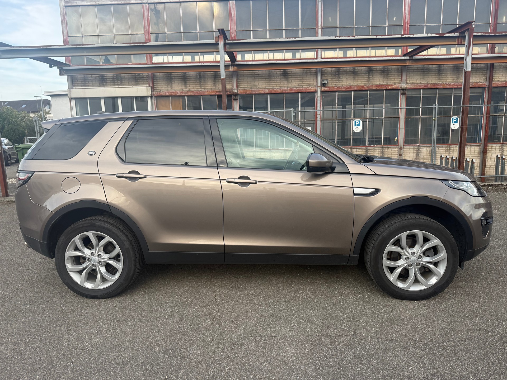 LAND ROVER Discovery Sport 2.0 TD4 Pure AT9-image-4