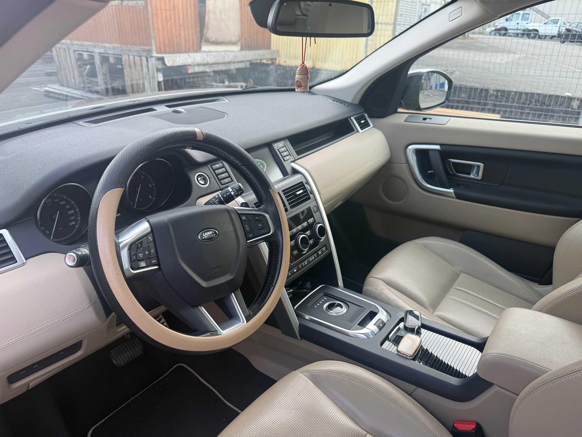 LAND ROVER Discovery Sport 2.0 TD4 Pure AT9-image-6