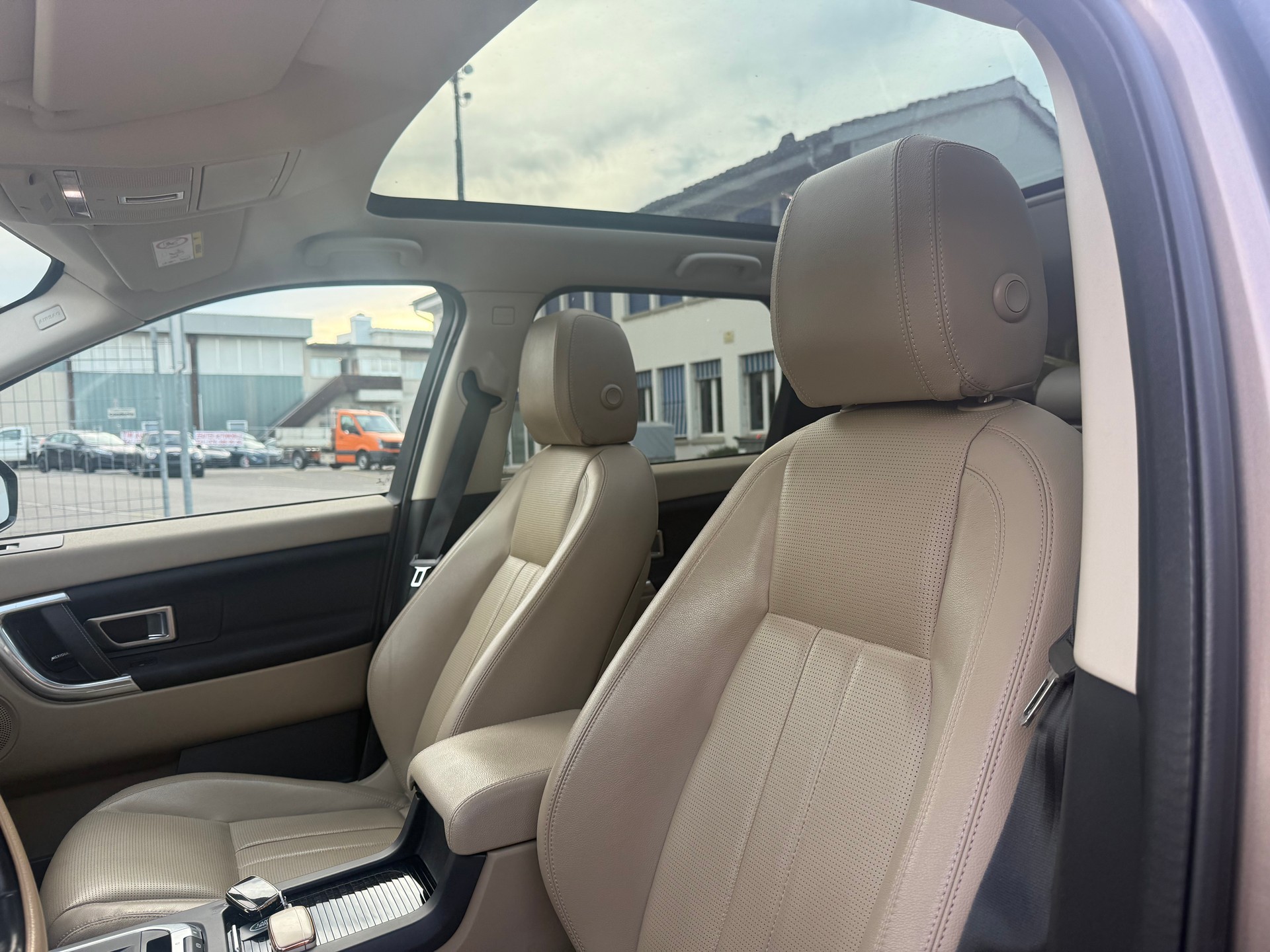 LAND ROVER Discovery Sport 2.0 TD4 Pure AT9-image-8