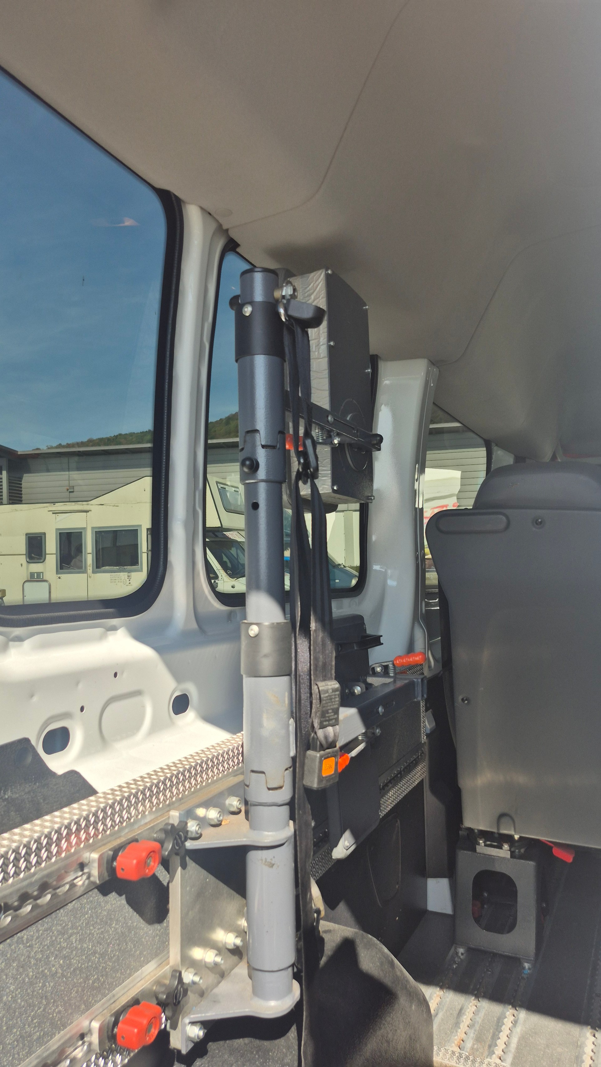 FORD Transit Combi 350 L3 Ambiente FWD-image-12