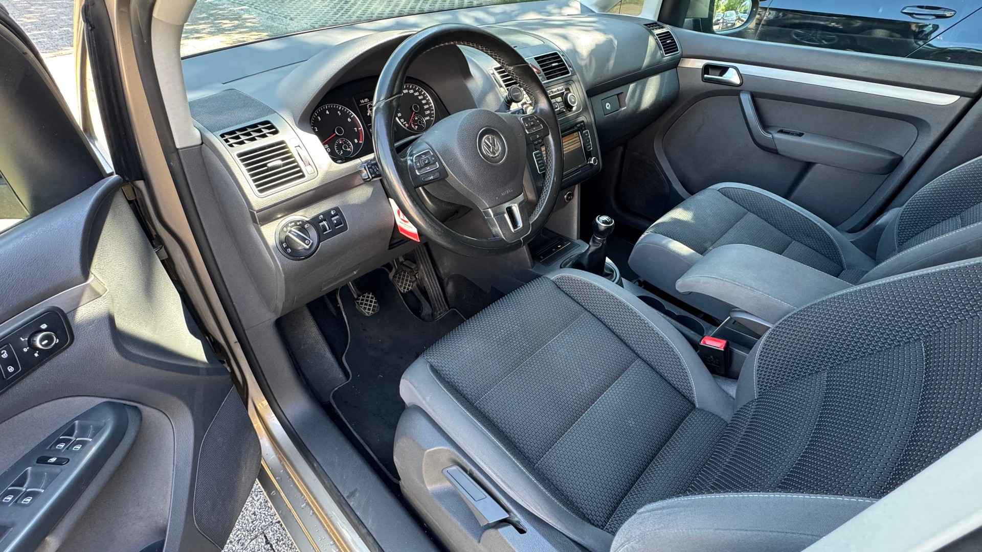 VW Touran 1.4 TSI Comfortline-image-5