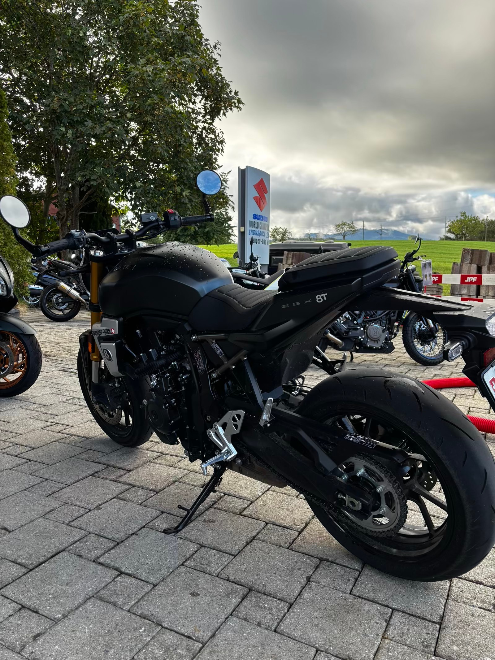SUZUKI GSX-8T-image-5