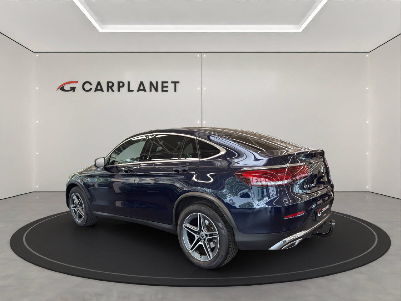 MERCEDES-BENZ GLC 300 AMG Line 4m-showroom-element-2