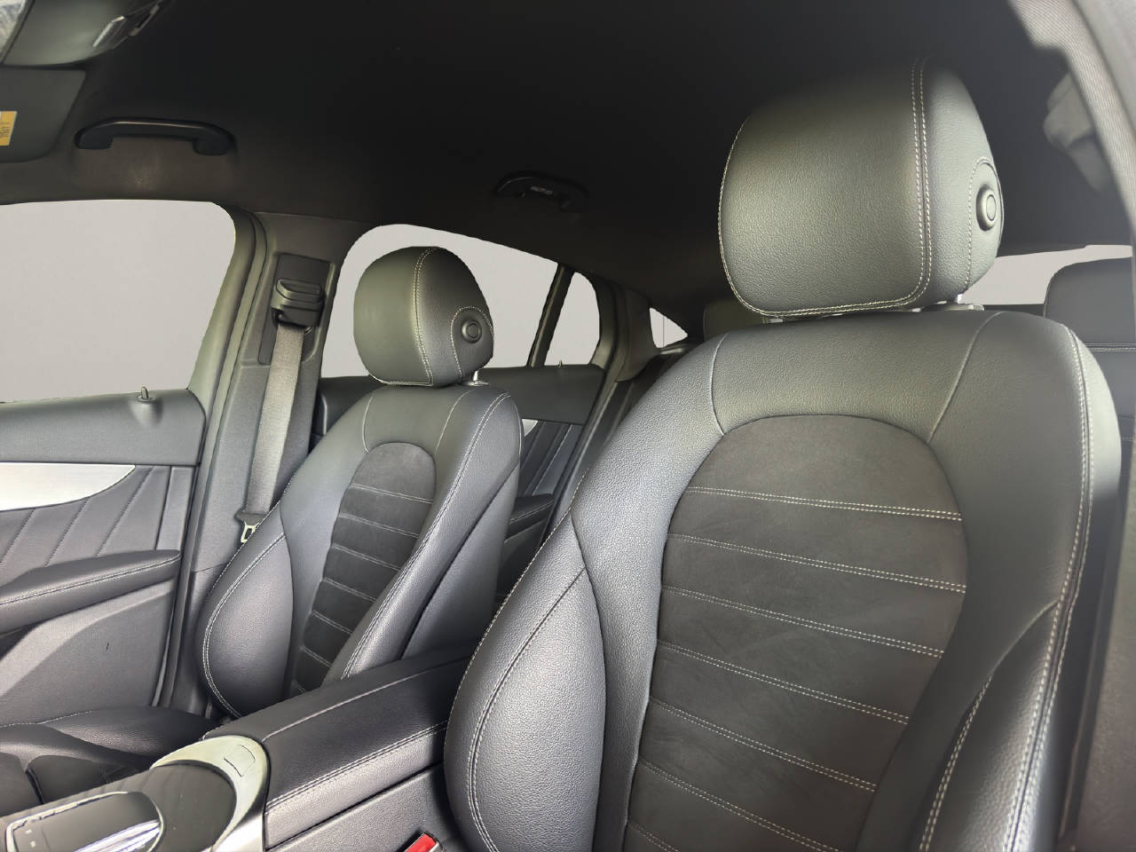 MERCEDES-BENZ GLC 300 AMG Line 4m-image-5