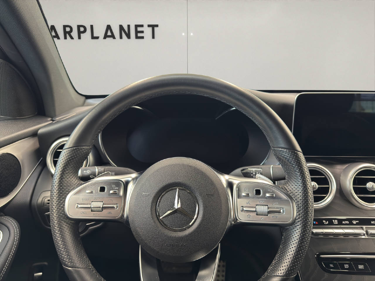 MERCEDES-BENZ GLC 300 AMG Line 4m-image-8