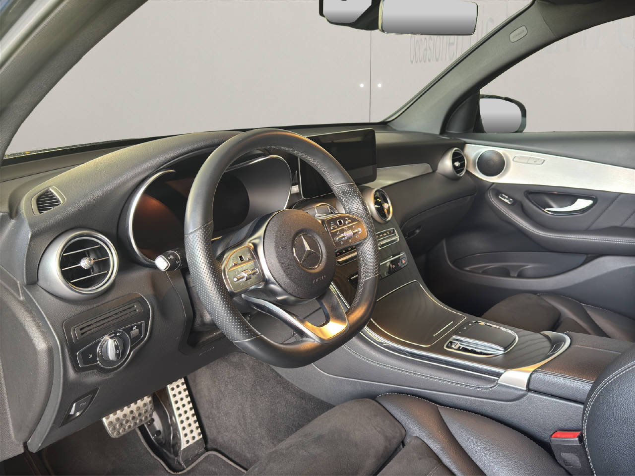 MERCEDES-BENZ GLC 300 AMG Line 4m-image-4