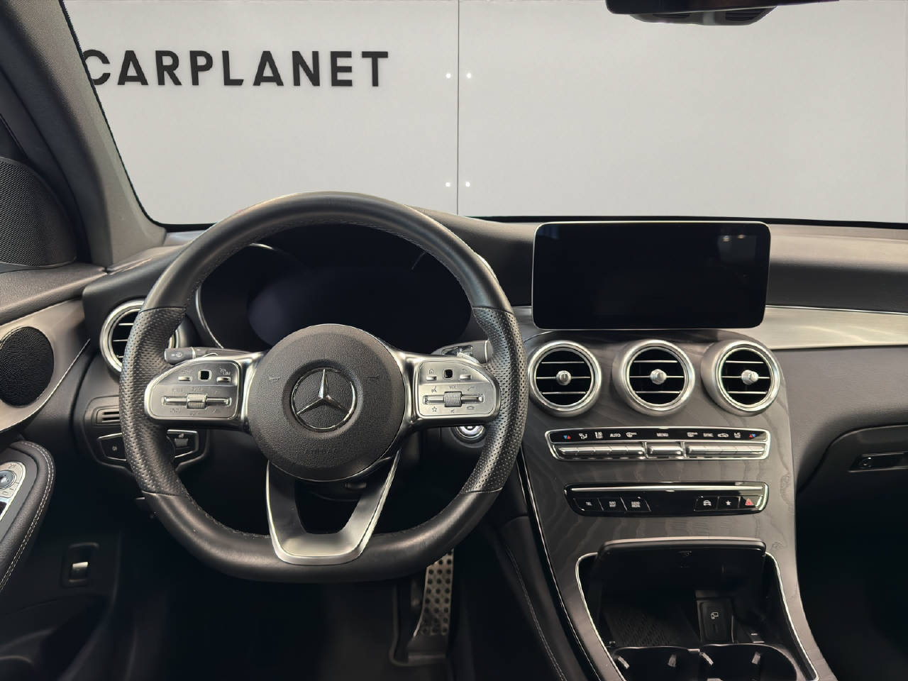 MERCEDES-BENZ GLC 300 AMG Line 4m-image-7