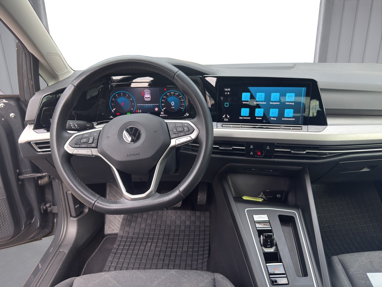 VW Golf 1.0 eTSI mHEV ACTLife DSG-image-11