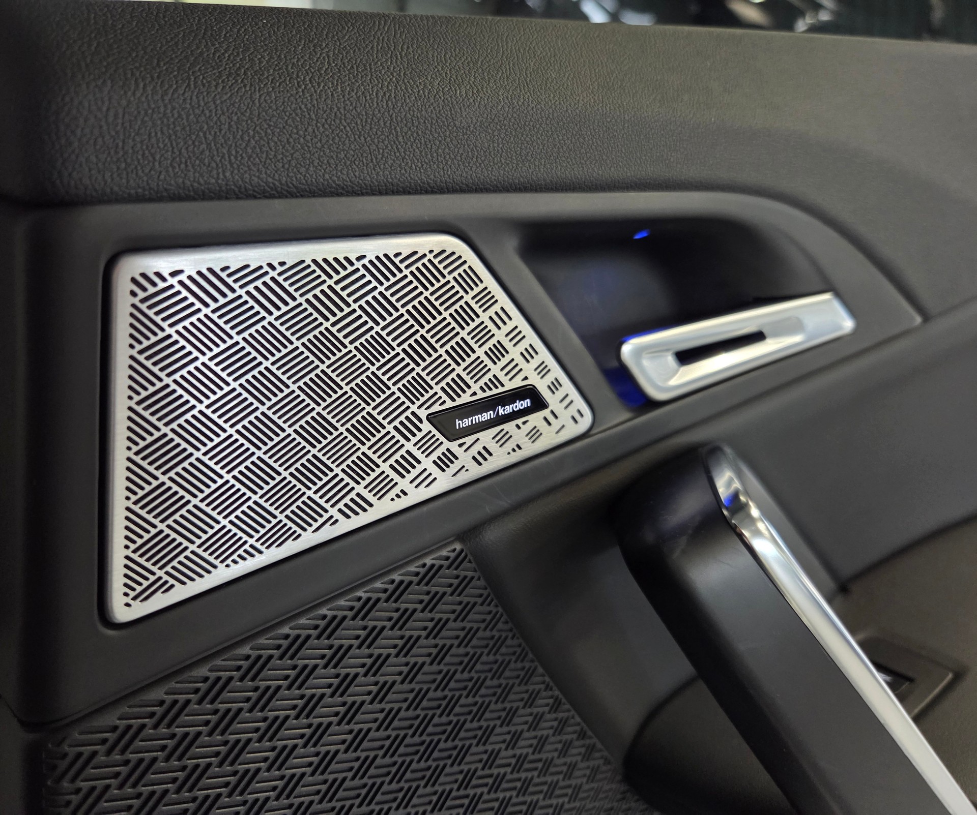 BMW X1 23i xDrive M-Sport-image-19