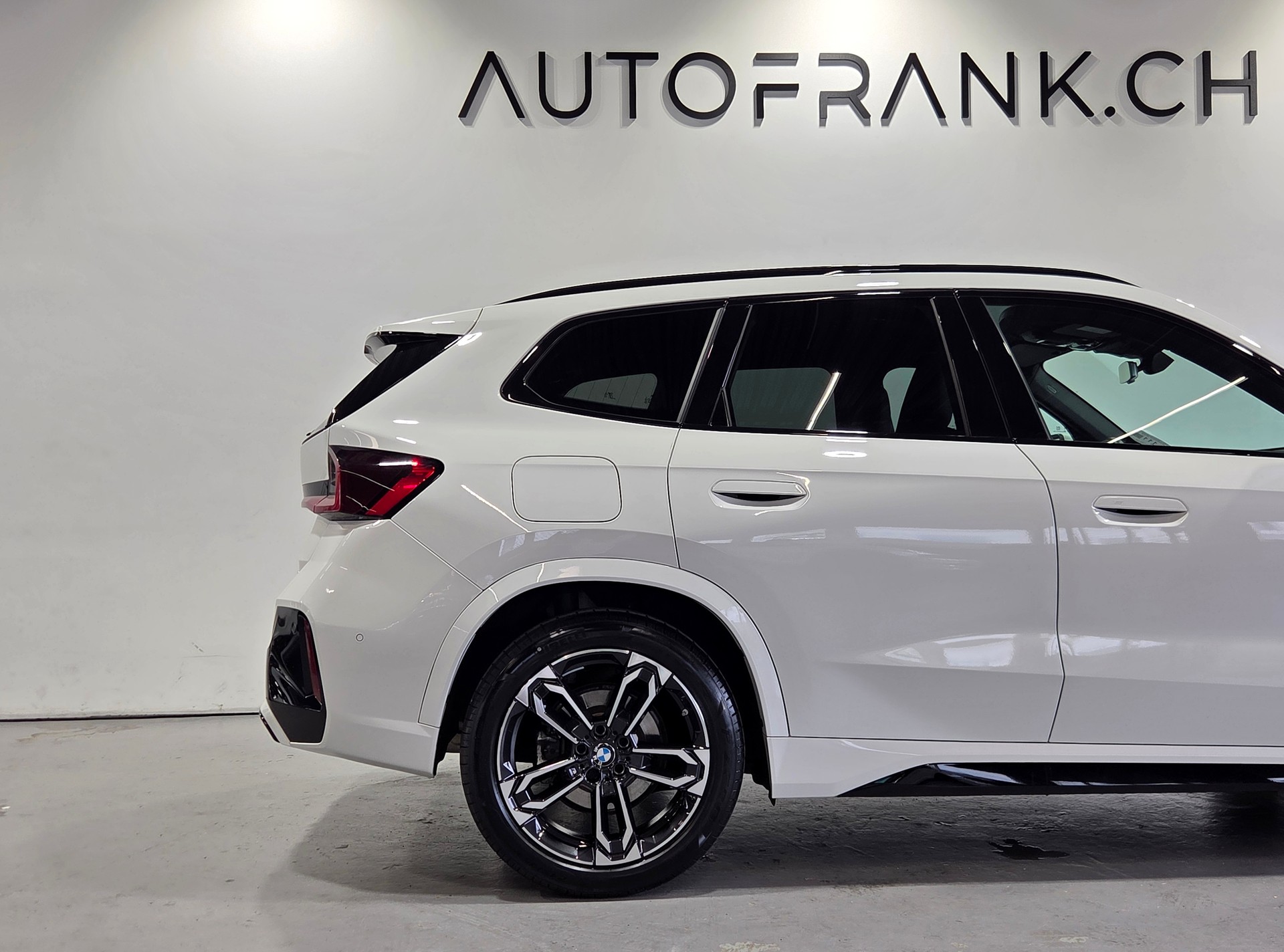 BMW X1 23i xDrive M-Sport-image-5