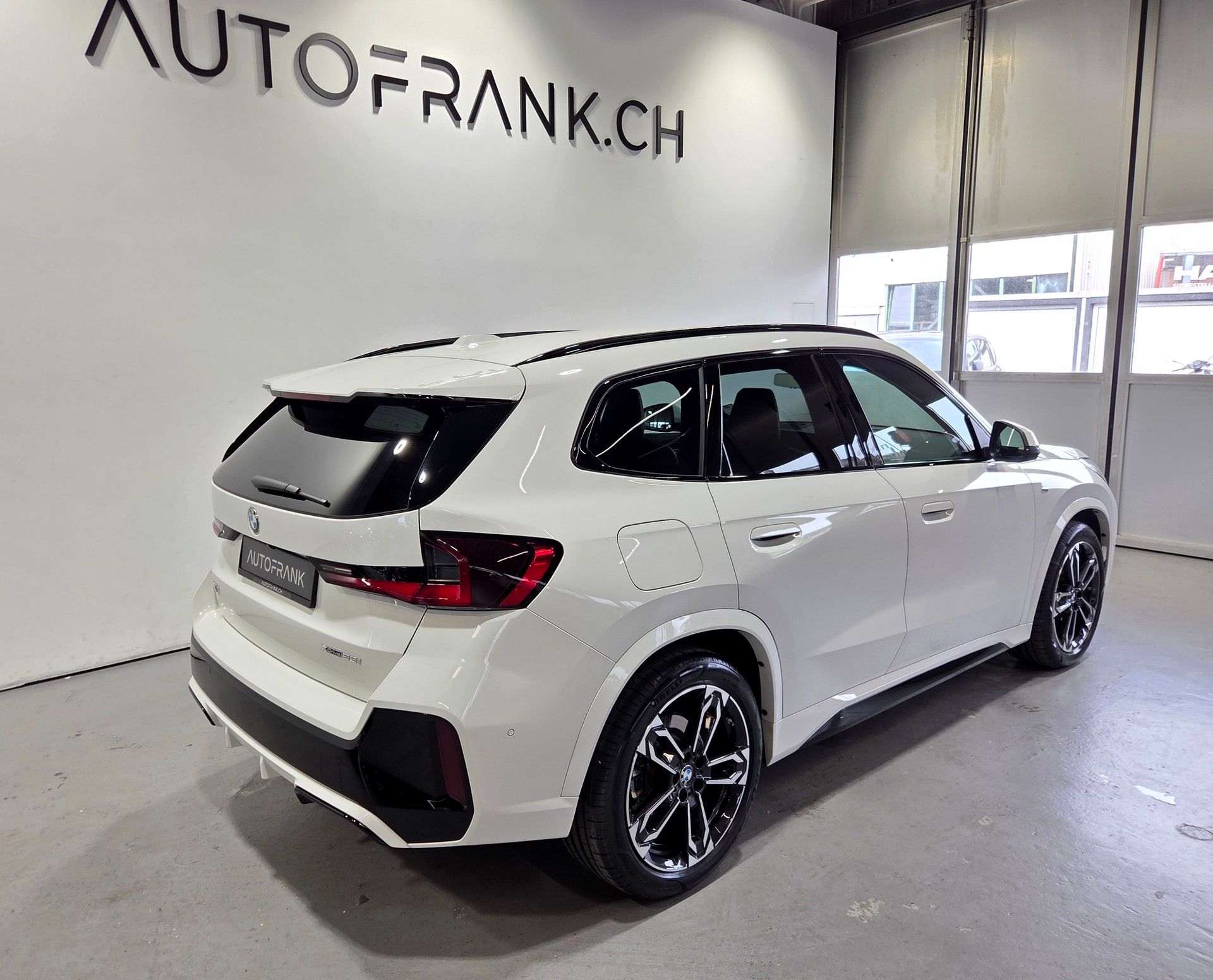 BMW X1 23i xDrive M-Sport-image-6