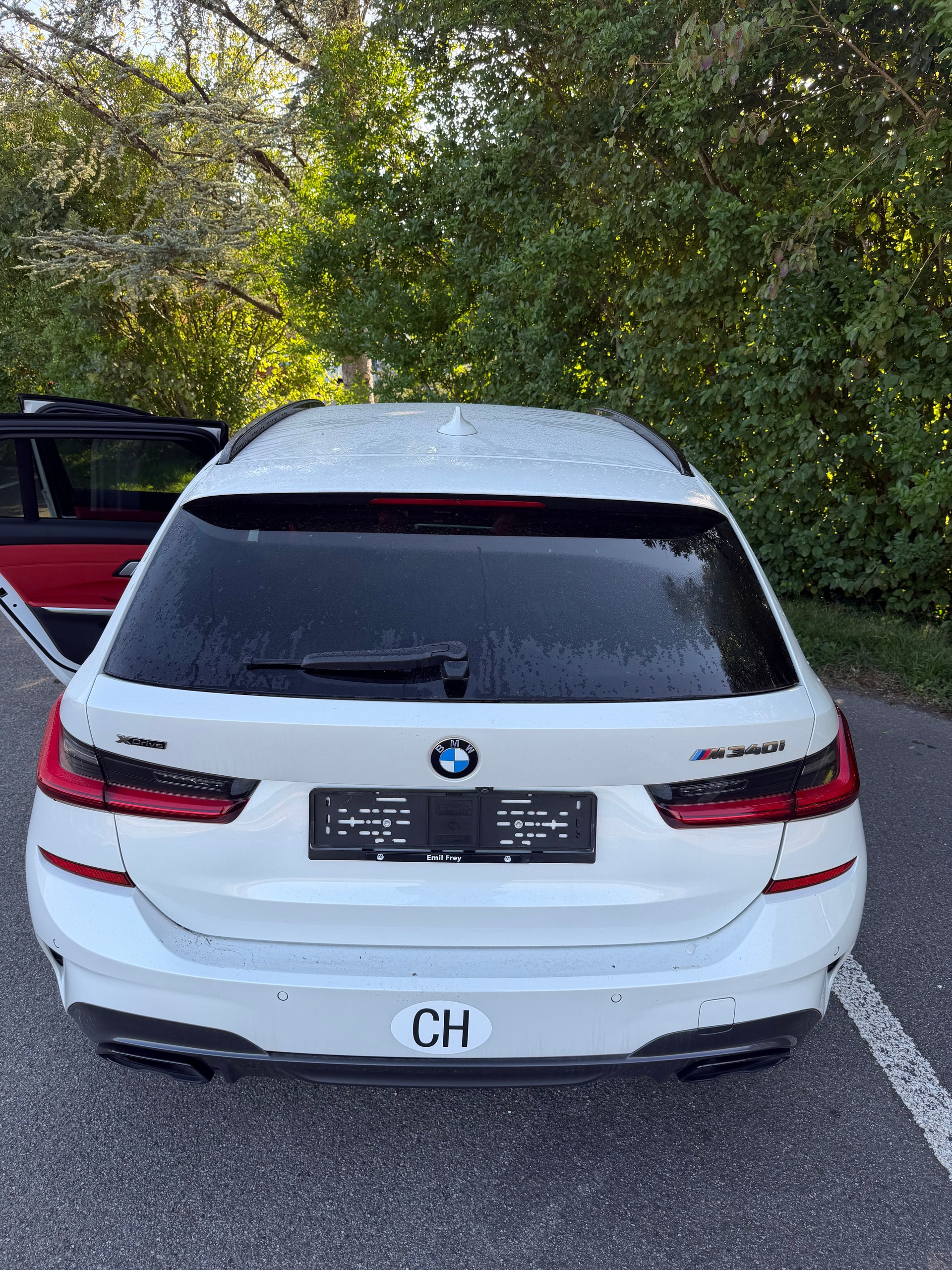 BMW M340i xDrive-image-4