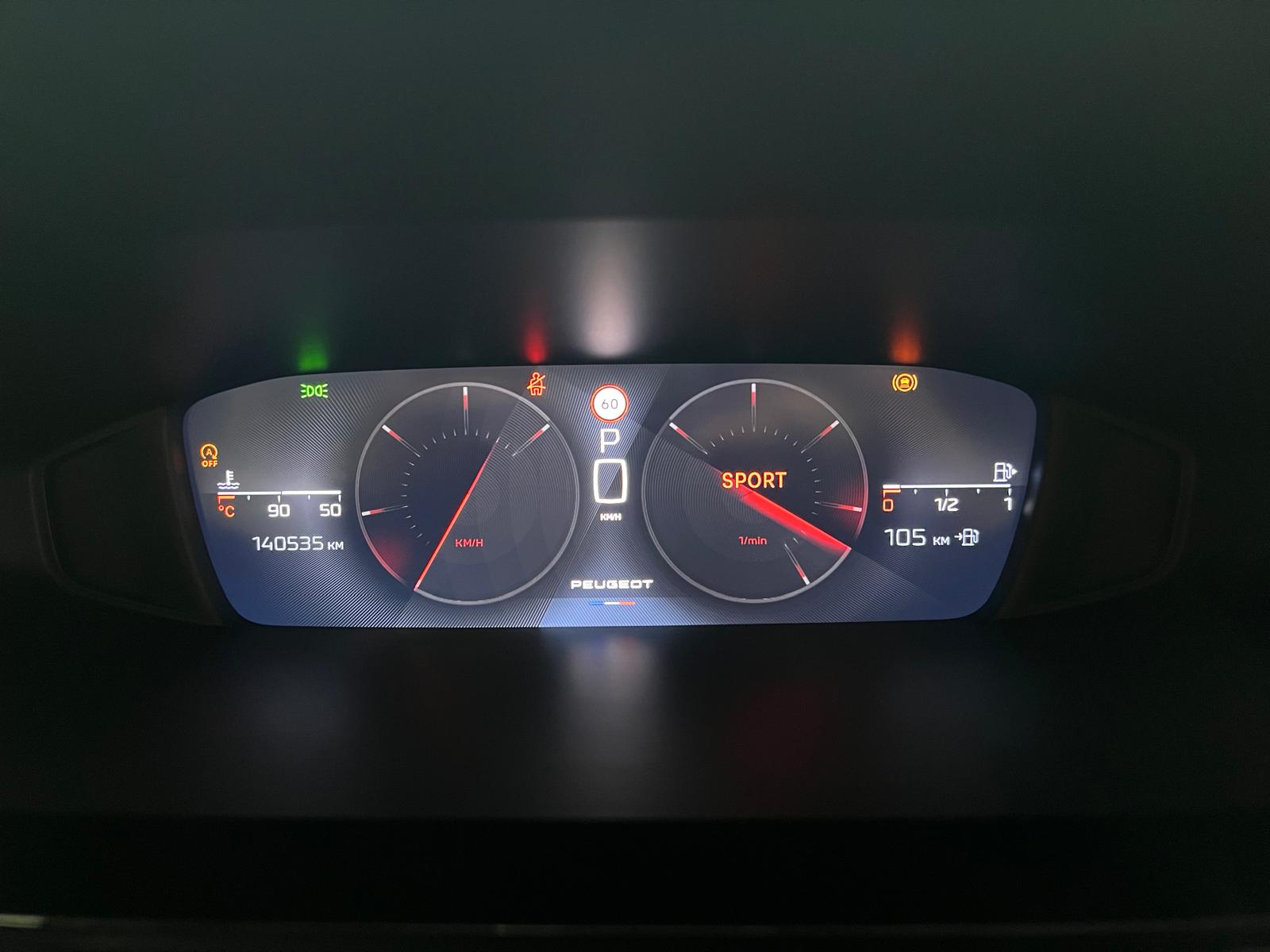 PEUGEOT 308 SW 1.5 BlueHDI Allure Pack EAT8 White Edition-image-28