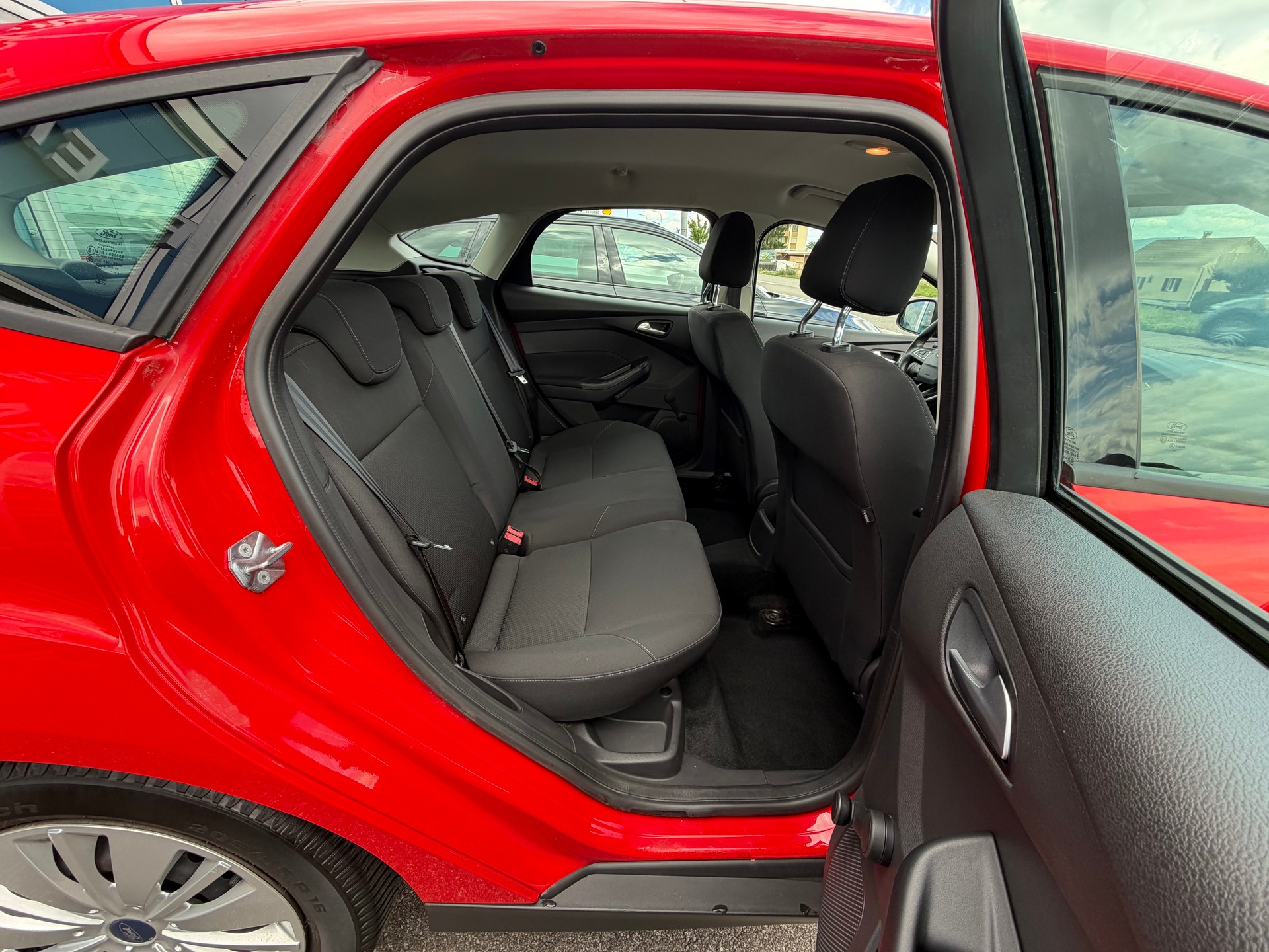 FORD Focus 1.0 SCTi Trend-image-7