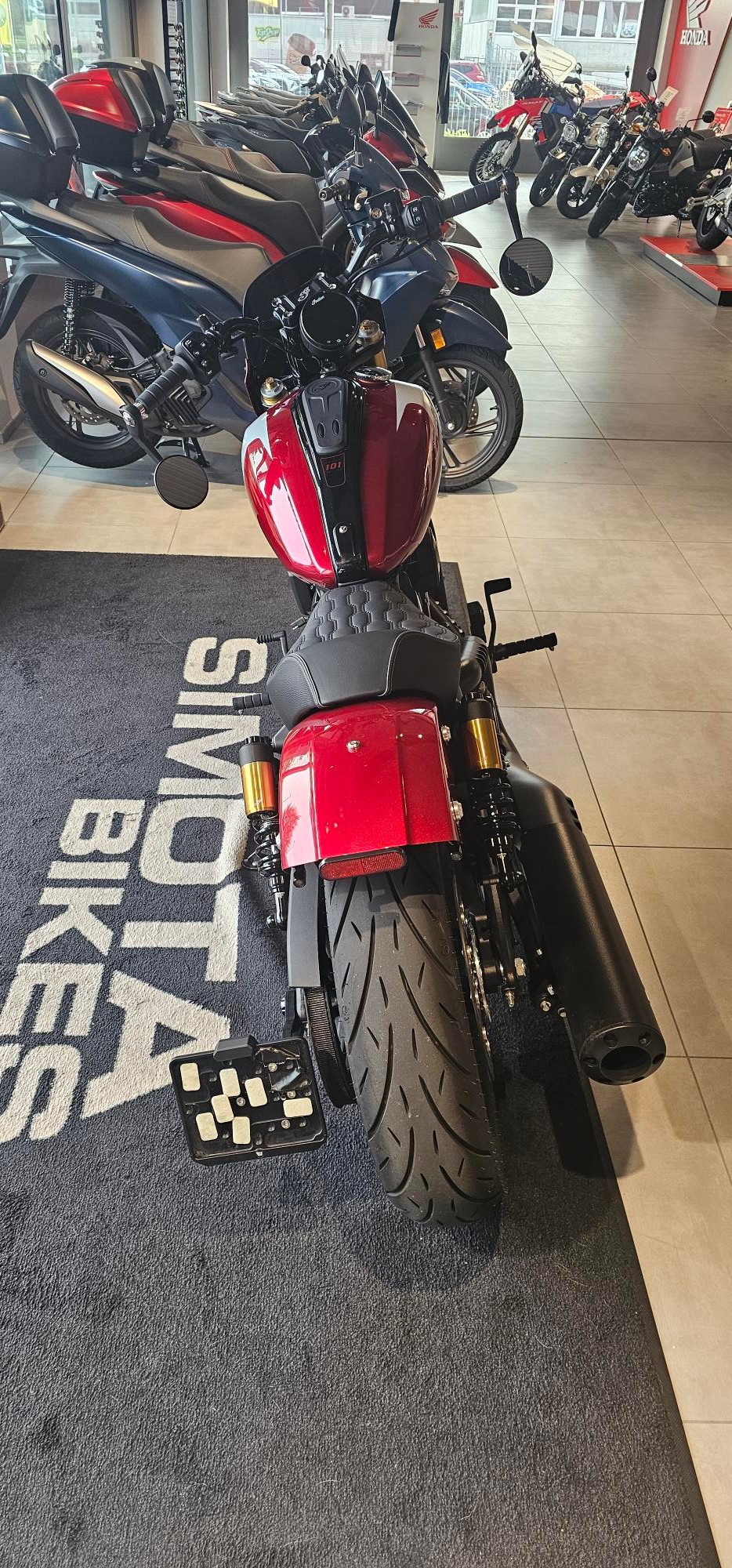 INDIAN 101-showroom-element-2