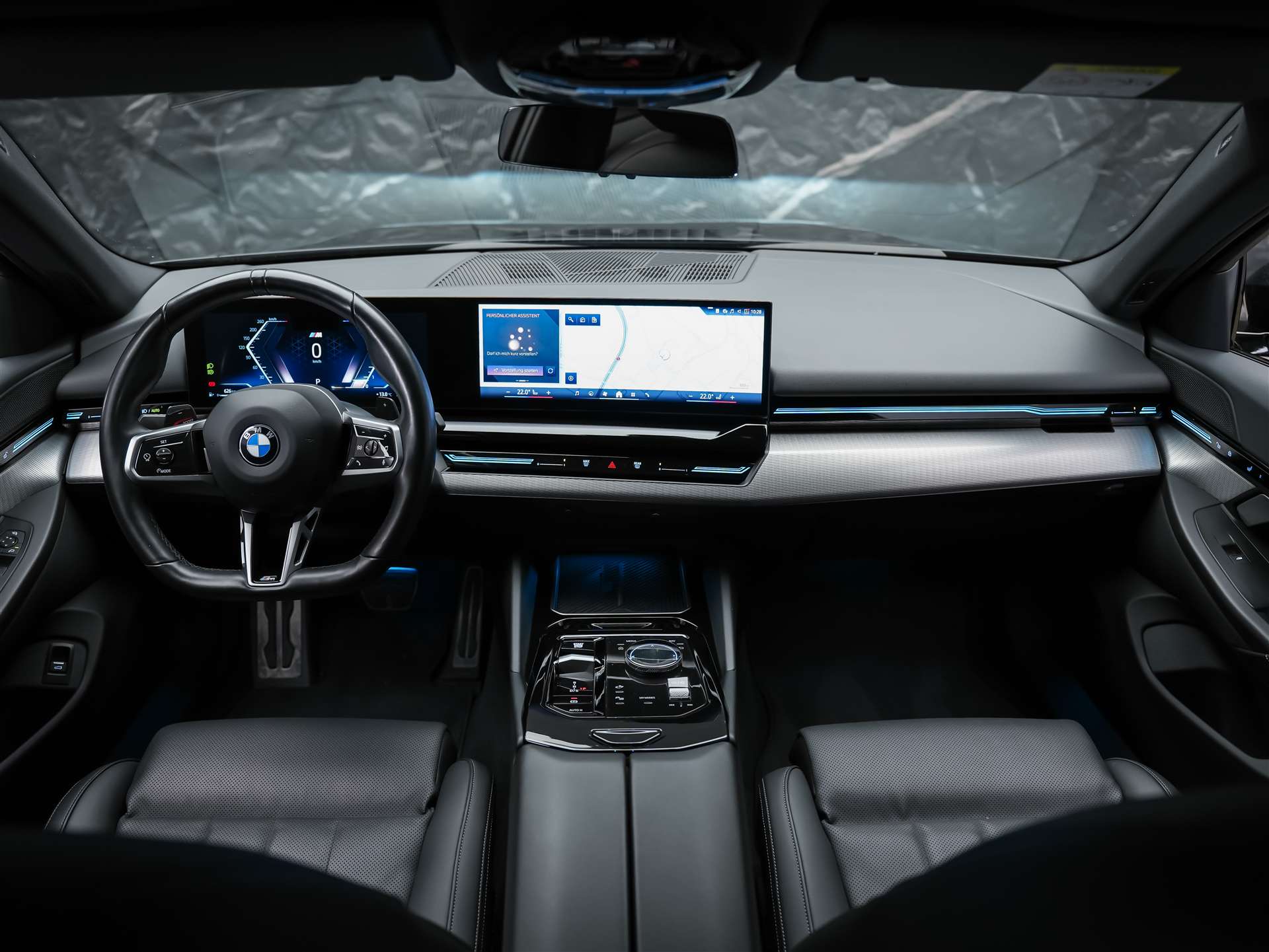 BMW 520i M Sport Steptronic *ALL BLACK*21" Felgen*Werksgarantie*-image-17