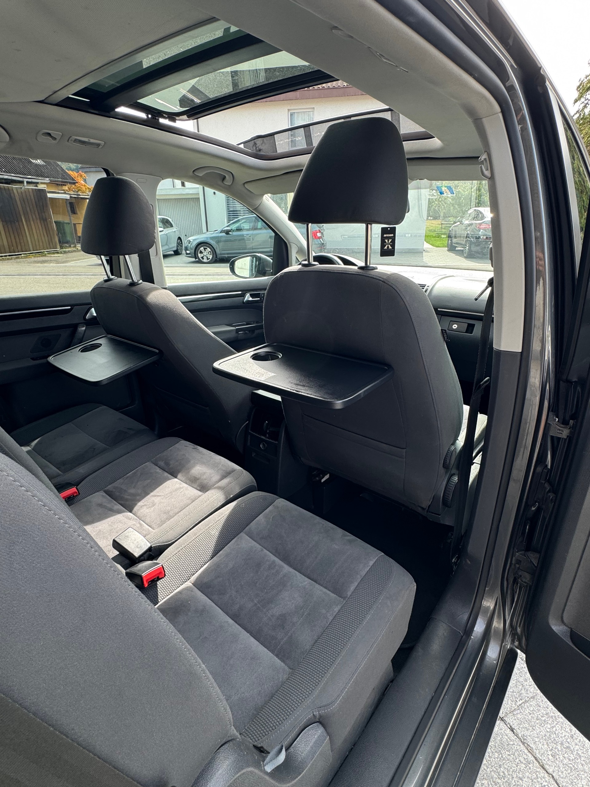 VW Touran 1.4 TSI Trendline DSG-image-3