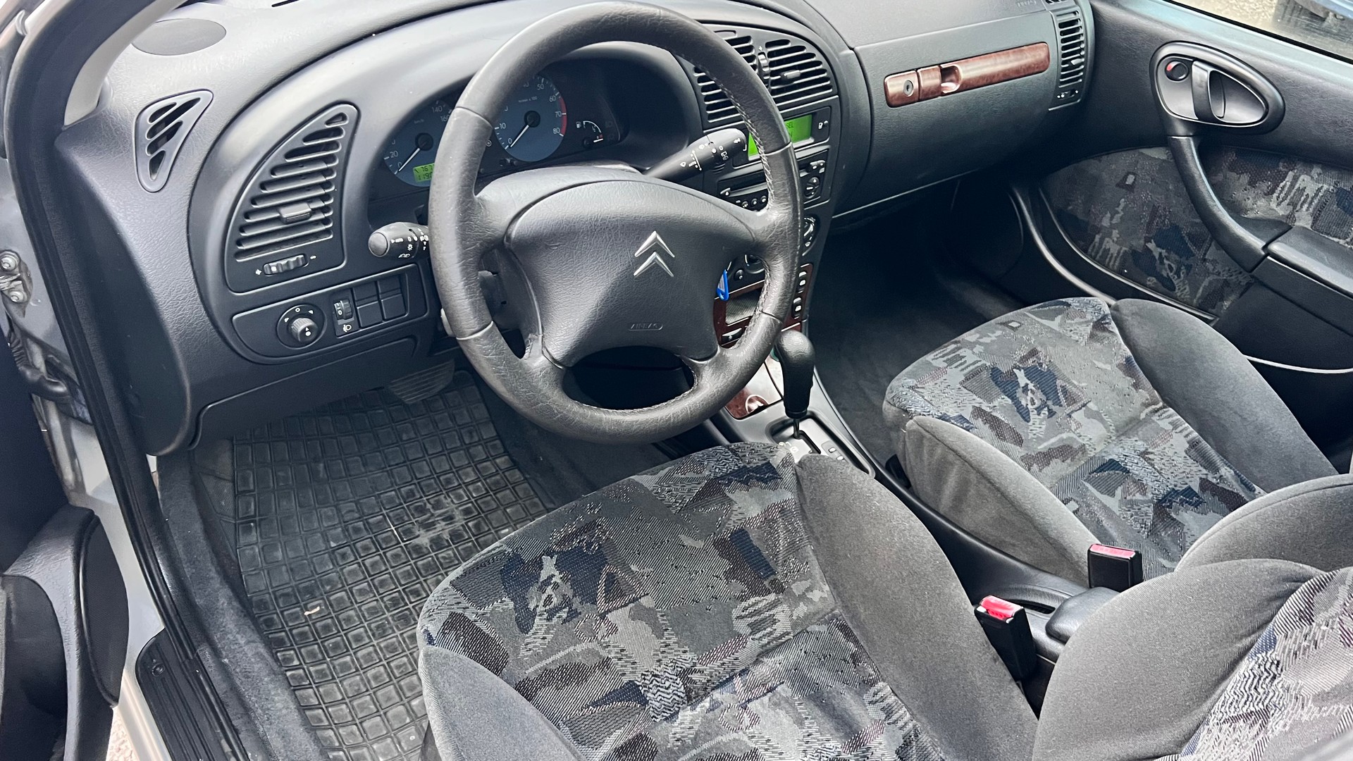 CITROEN Xsara Berline 1.6i 16V Exclusive-image-5
