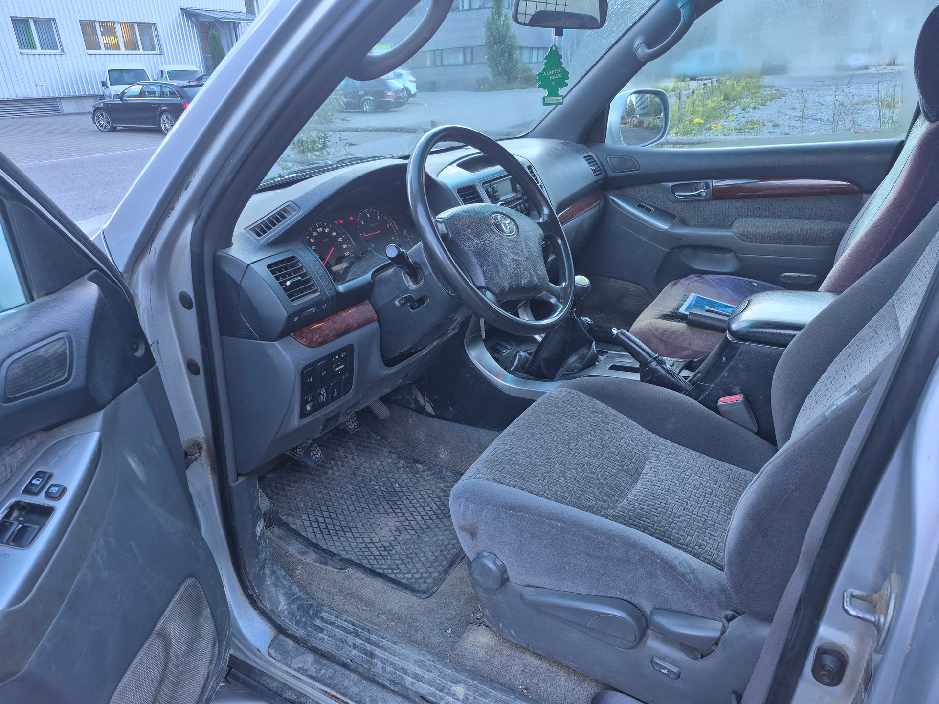 TOYOTA Land Cruiser 3.0 TD Linea Terra-image-8
