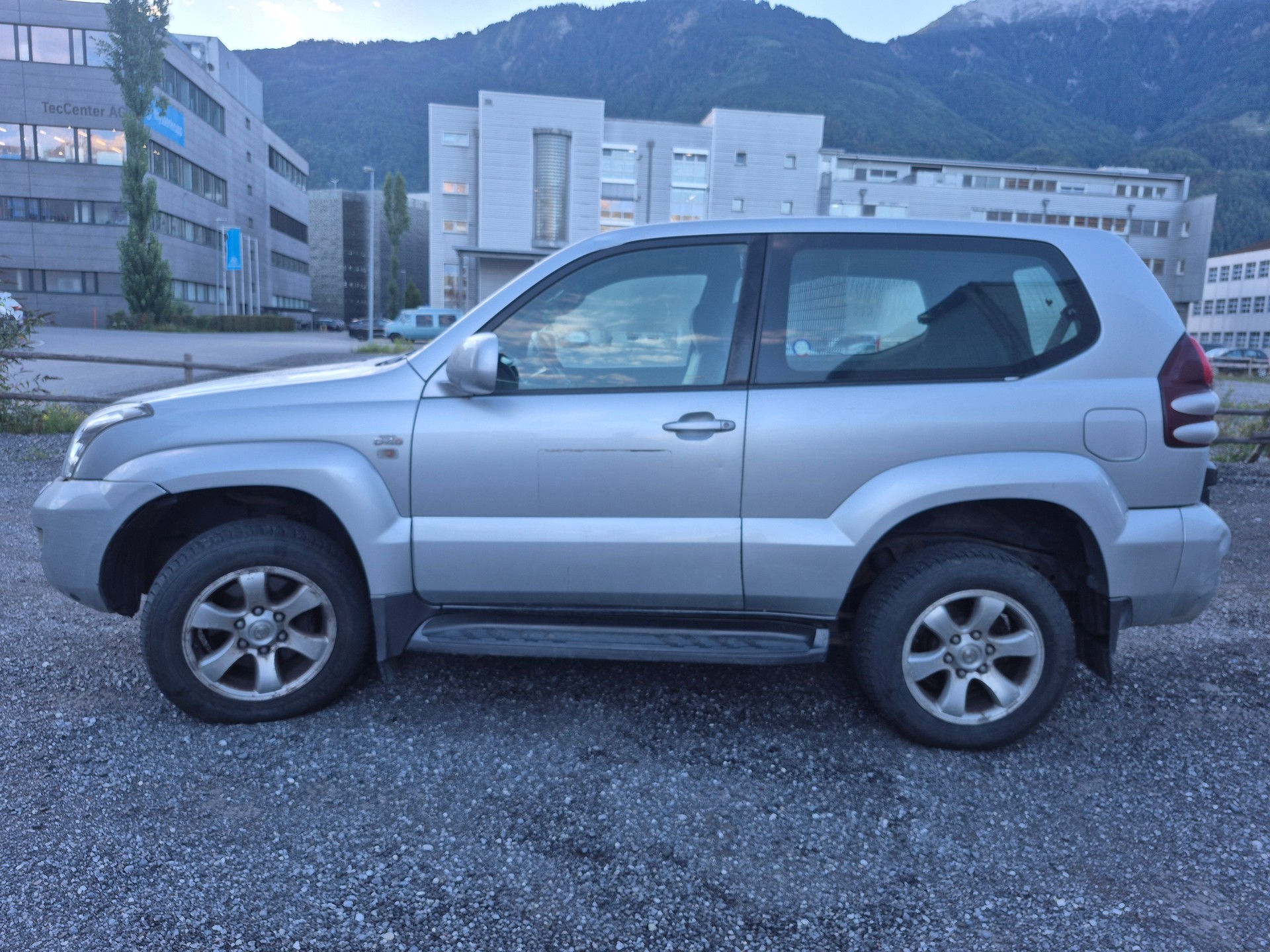 TOYOTA Land Cruiser 3.0 TD Linea Terra-image-2