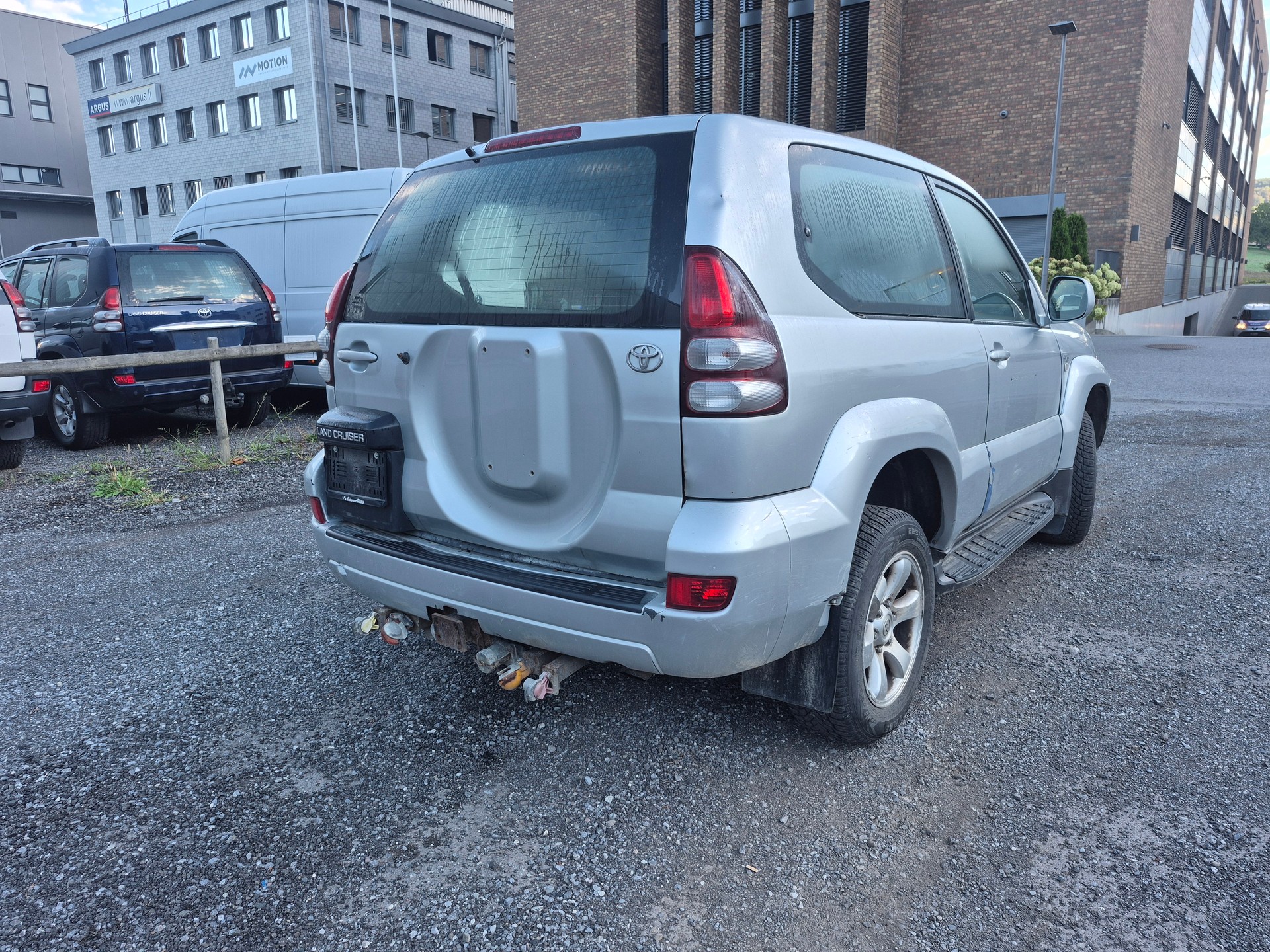TOYOTA Land Cruiser 3.0 TD Linea Terra-image-4