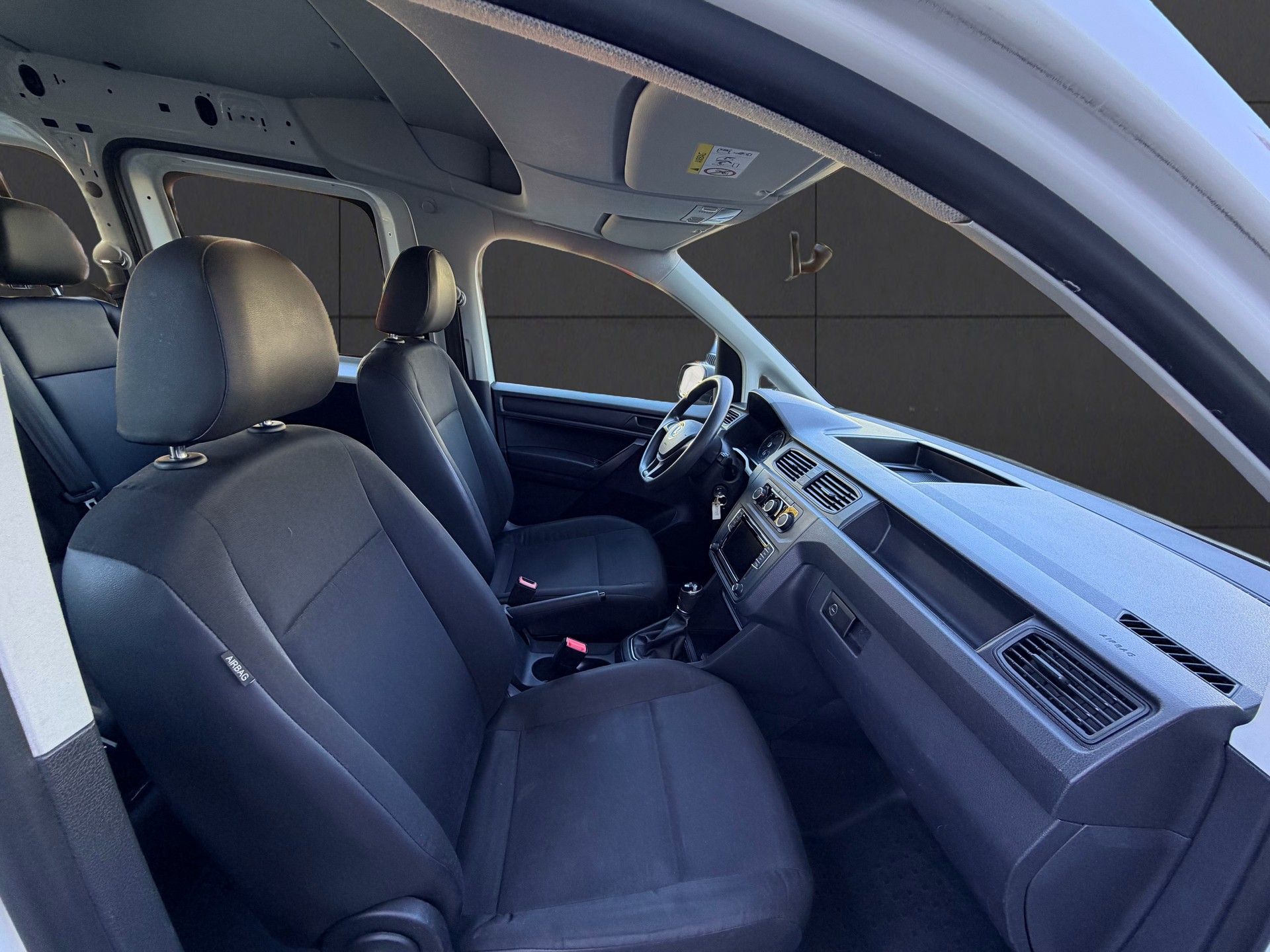 VW Caddy Maxi 1.4TSI BlueMotion Technology-image-8
