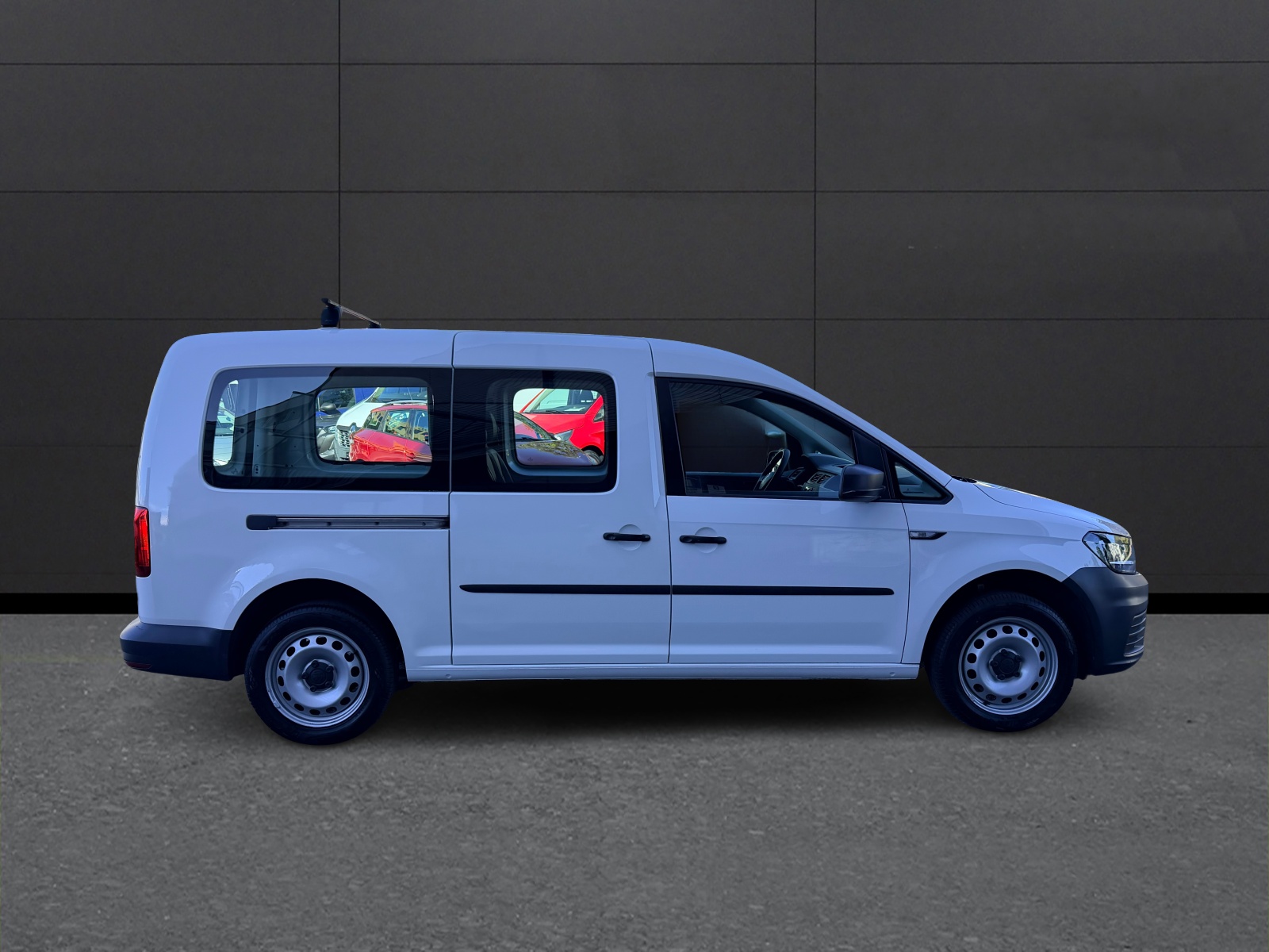 VW Caddy Maxi 1.4TSI BlueMotion Technology-image-1