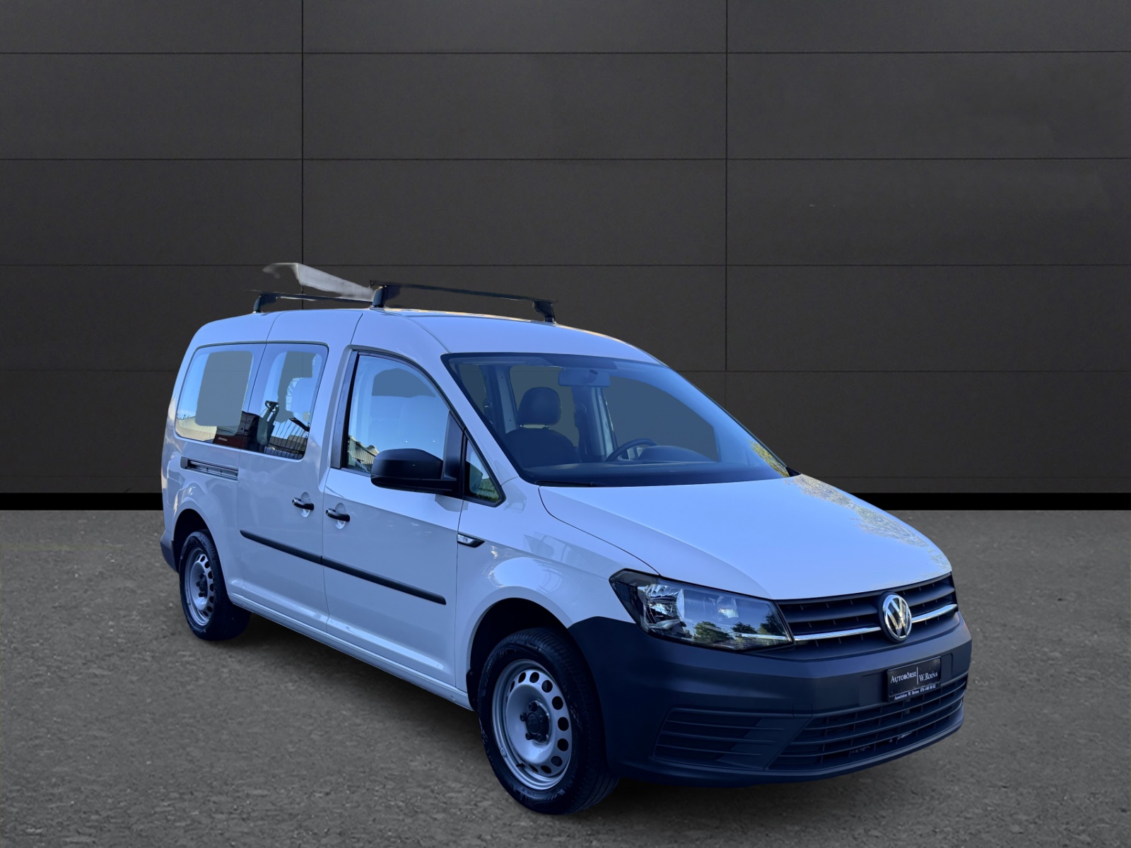 VW Caddy Maxi 1.4TSI BlueMotion Technology-image-0