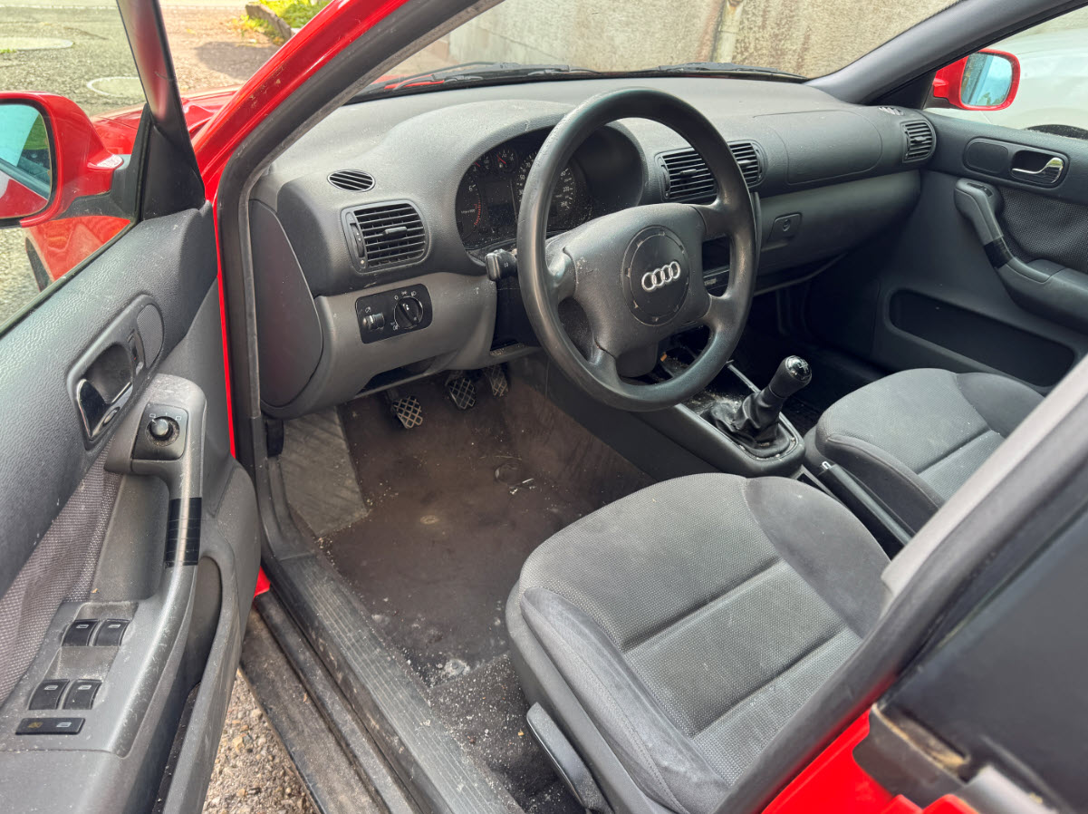 AUDI A3 1.6 Ambition-image-5