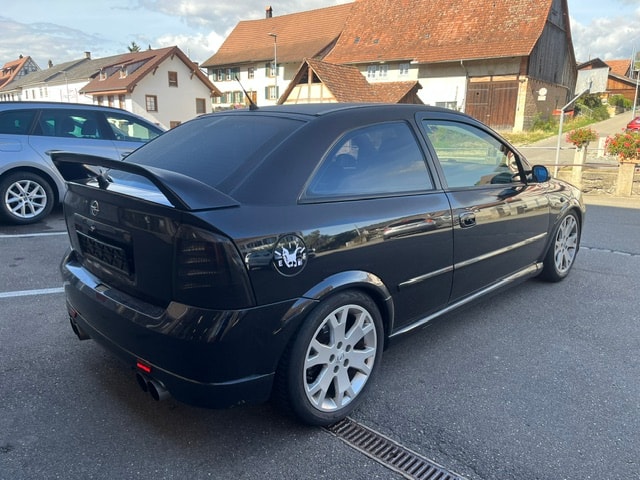 OPEL Astra 2.0i 16V Turbo OPC-image-2