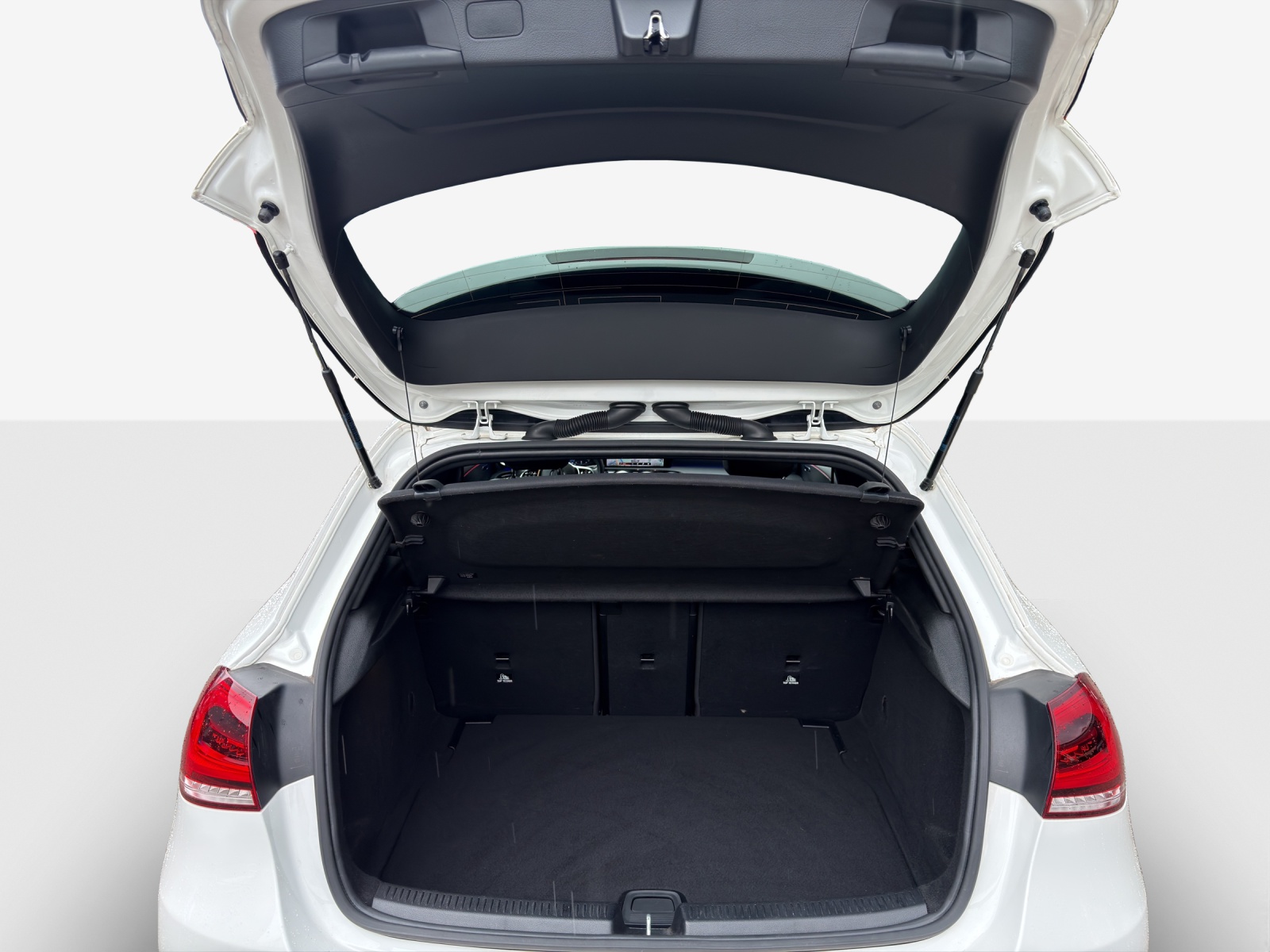 MERCEDES-BENZ A 180 Night Star 7G-DCT-image-12