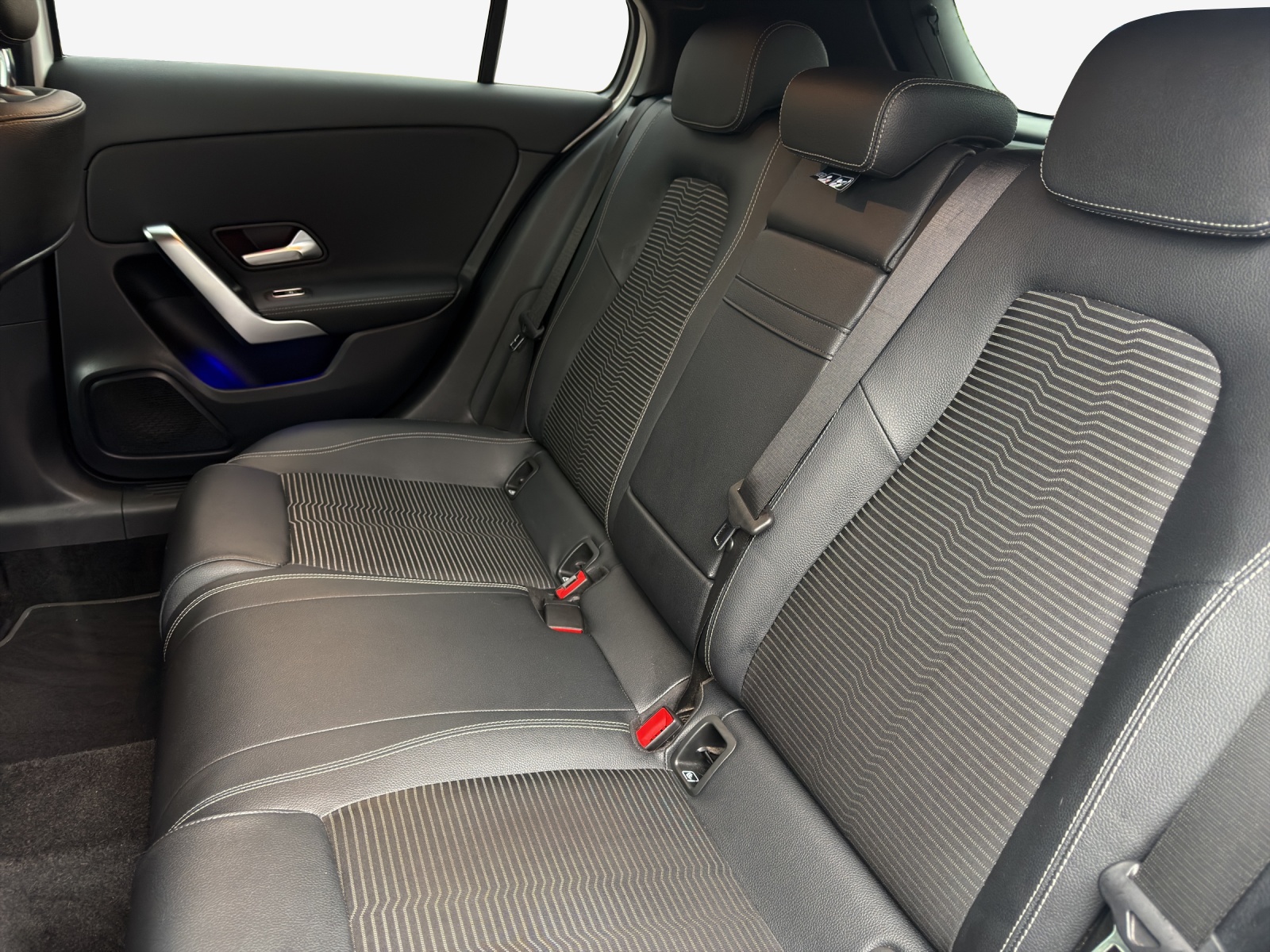 MERCEDES-BENZ A 180 Night Star 7G-DCT-image-11