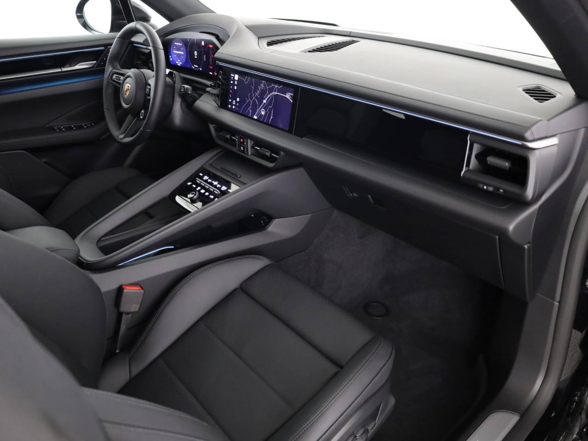 PORSCHE Macan 4-image-14