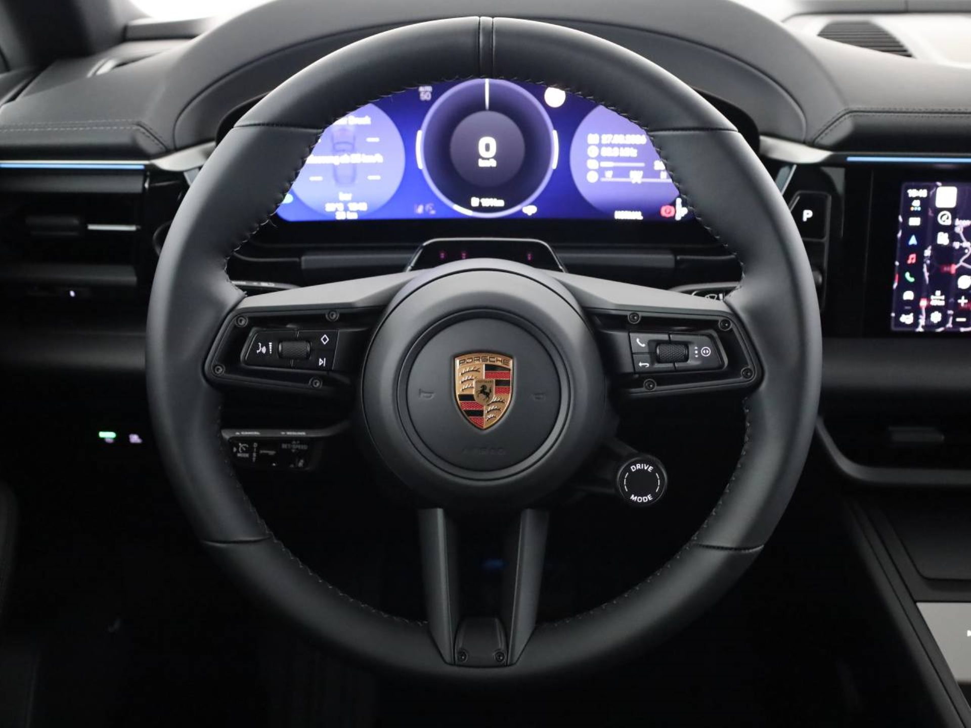 PORSCHE Macan 4-image-9
