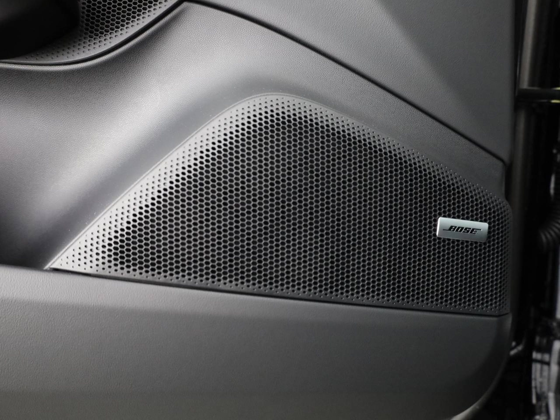 PORSCHE Macan 4-image-19