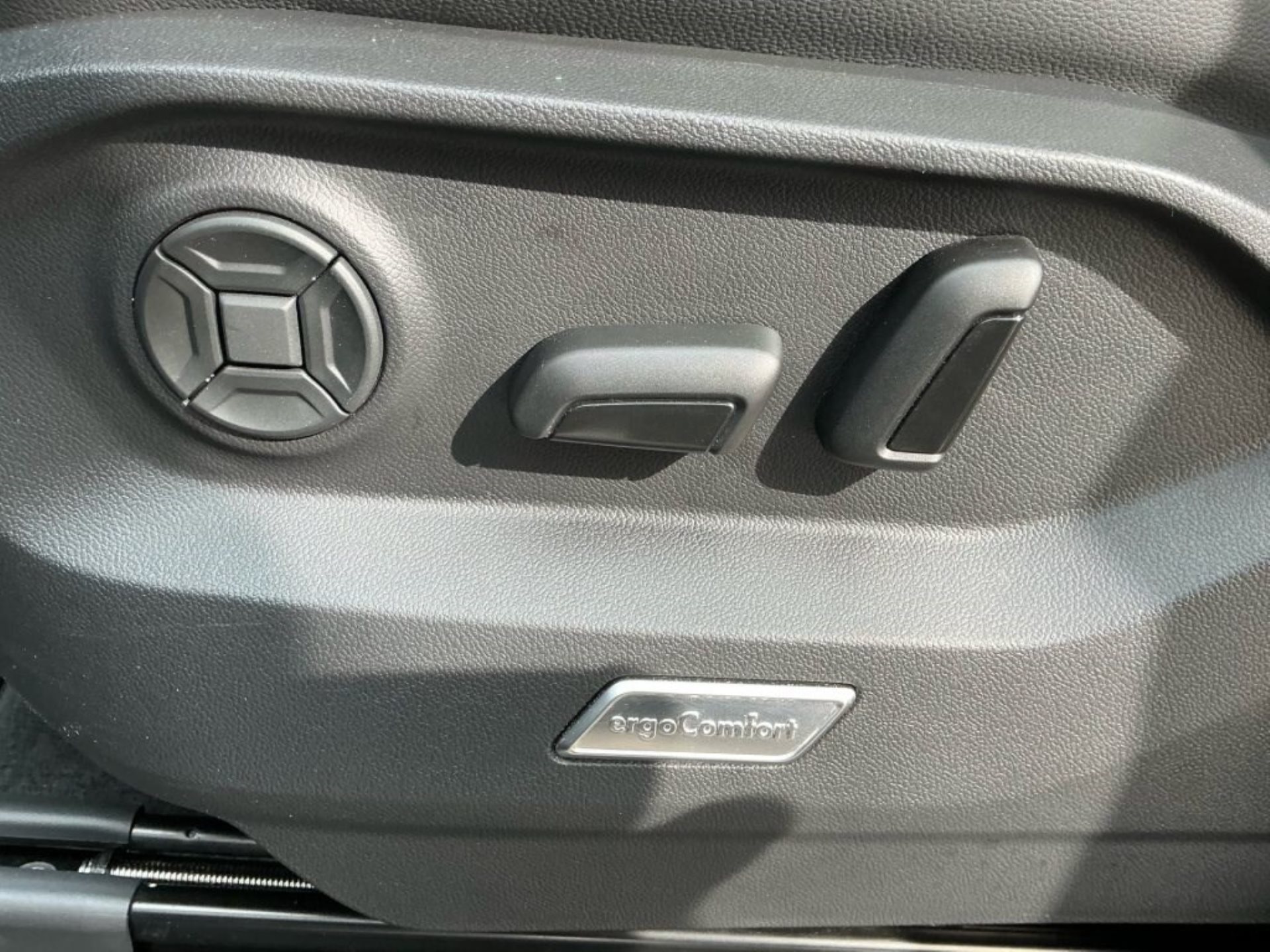 VW Touareg 3.0 TDI 231PS 4Motion *** ANHÄNGERKUPPLUNG ***-image-20