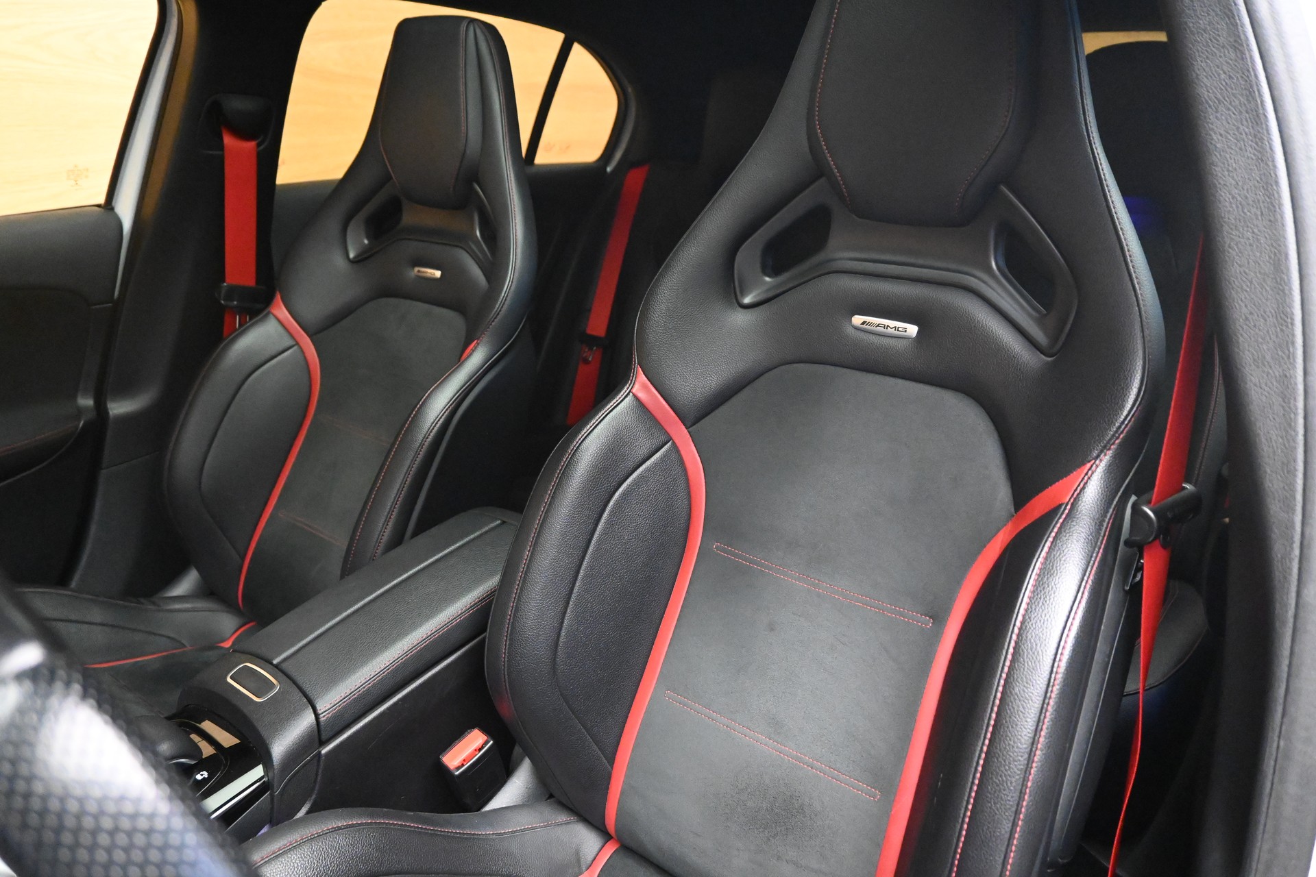 MERCEDES-BENZ A 35 AMG 4Matic Speedshift*AMG Performance-Sitze*-image-5