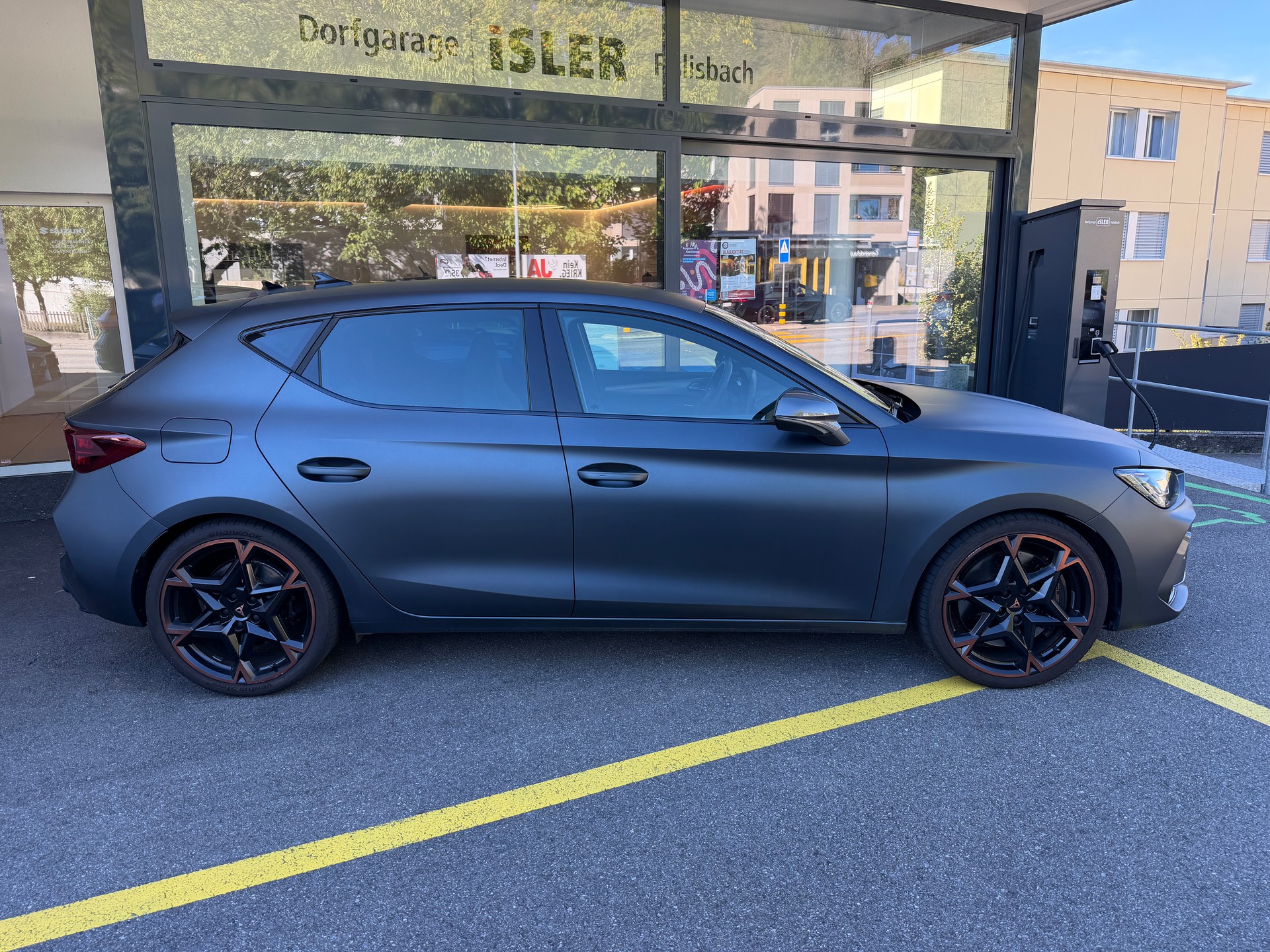 CUPRA LEON 2.0 TSI VZ DSG-image-1