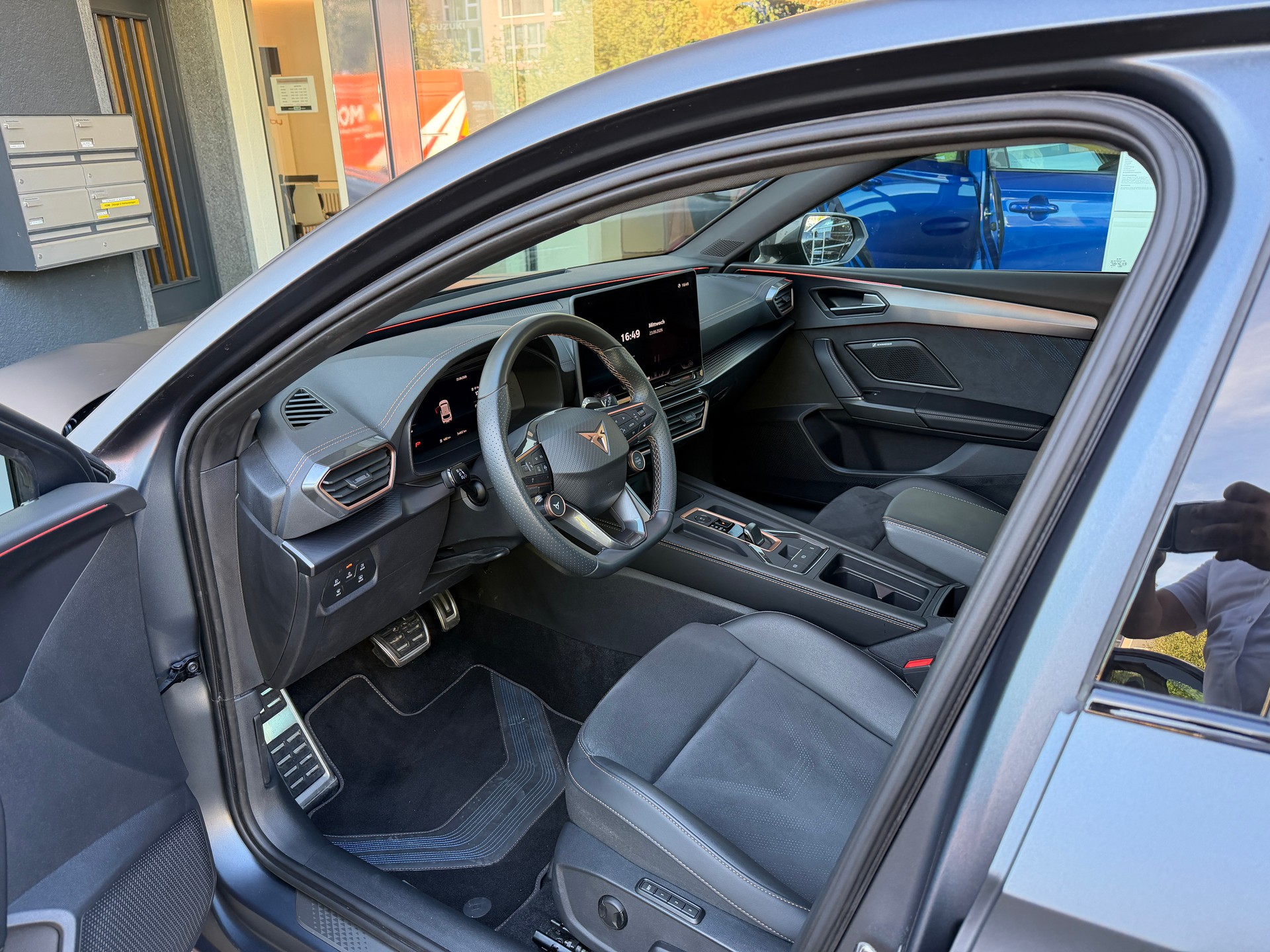 CUPRA LEON 2.0 TSI VZ DSG-image-10