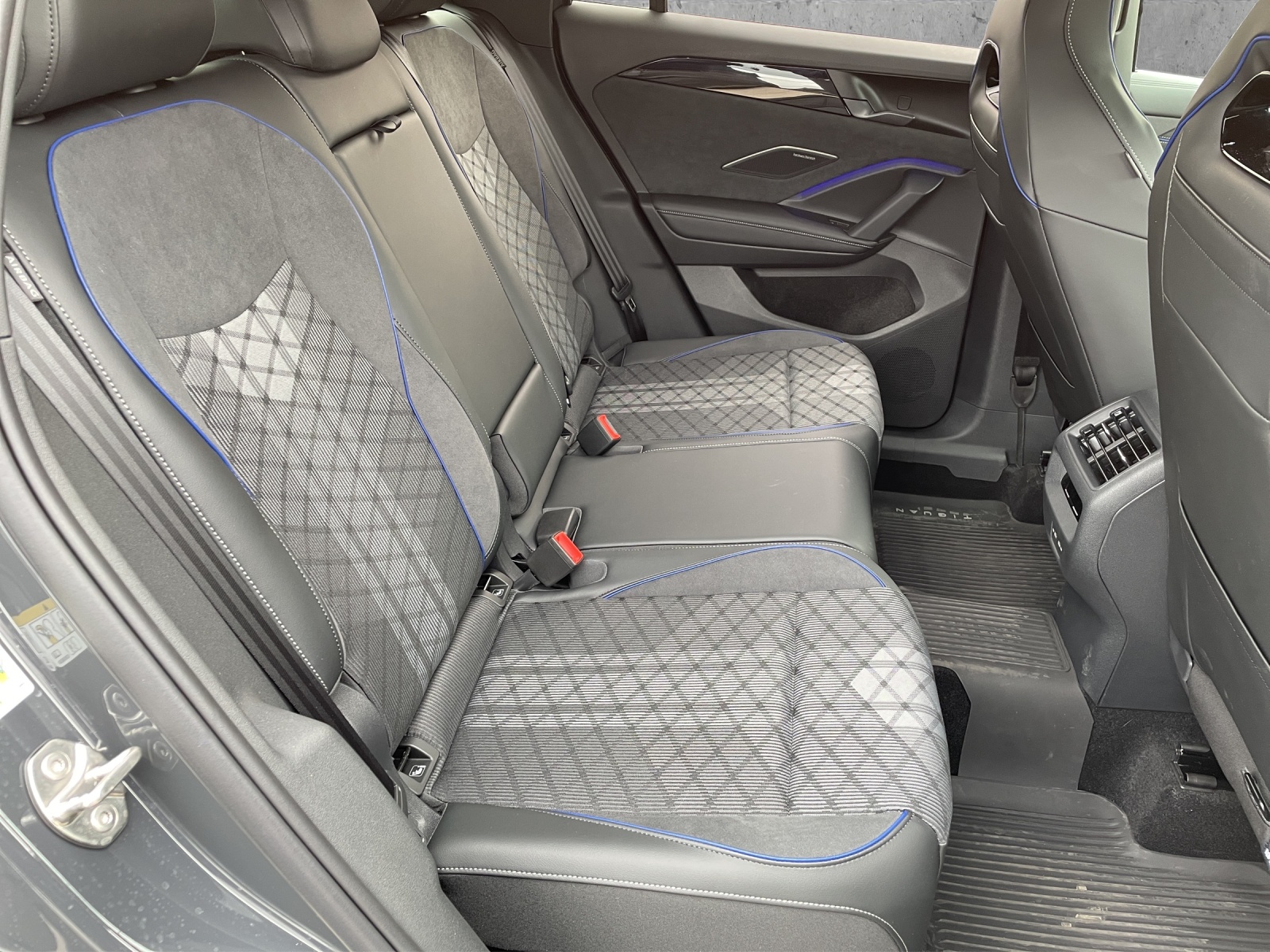 VW Tiguan 1.5 TSI evo2 mHEV R-Line DSG-image-11