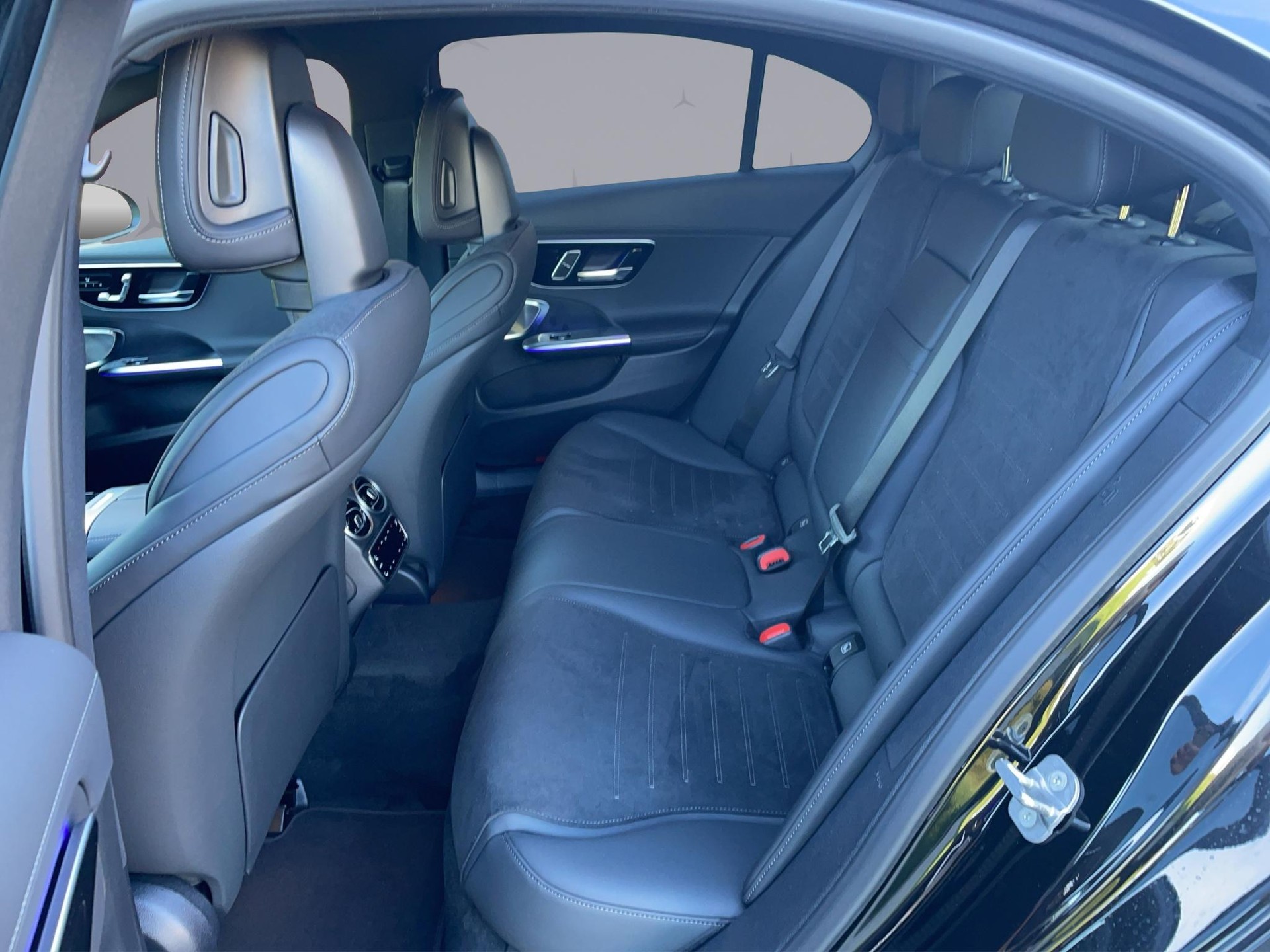 MERCEDES-BENZ C-Klasse W206 C 220 d AMG Line 4matic-image-12